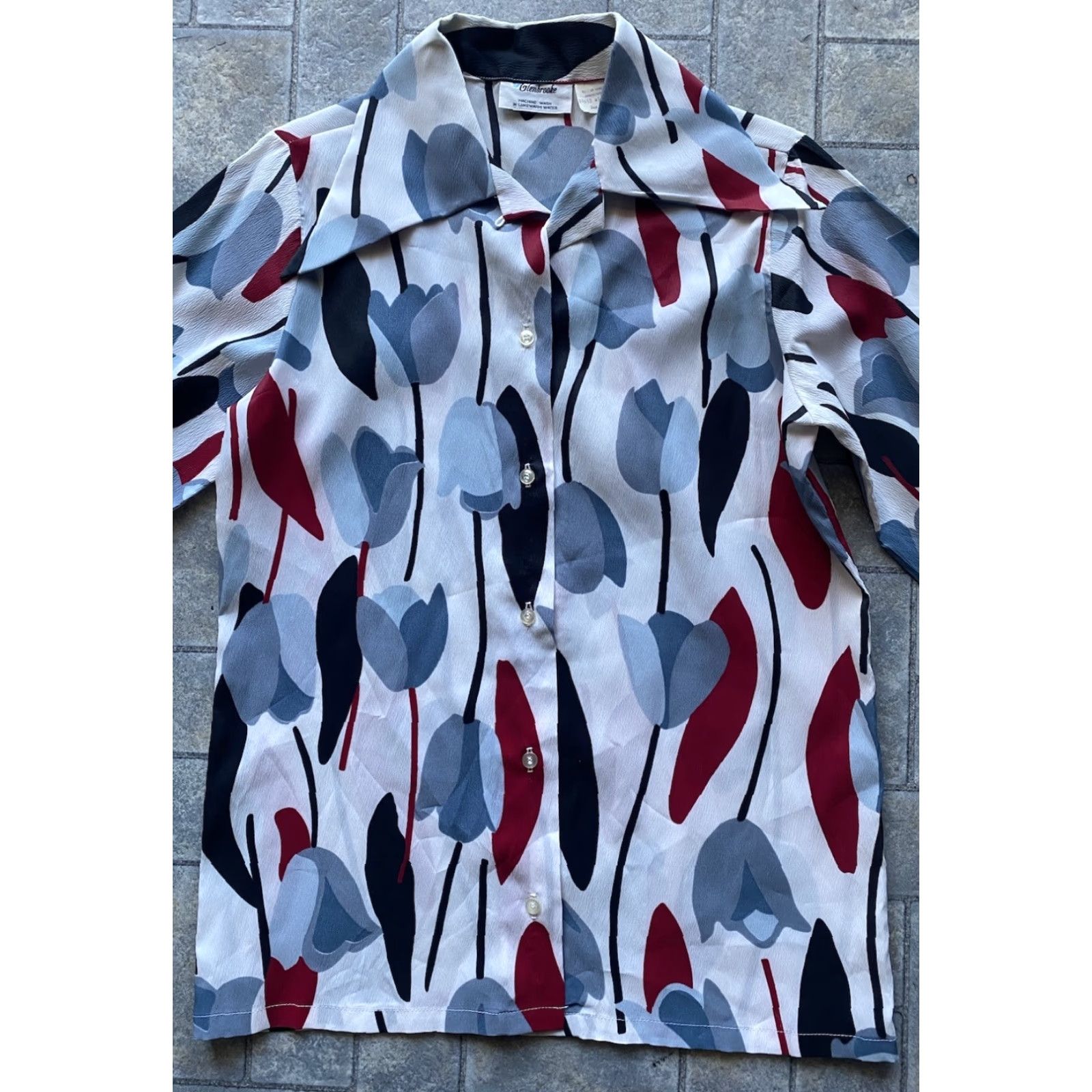 Vintage VINTAGE Glenbrooke Shirt Womens 12 White Blue Red Tulip Floral Long Sleeved Button Up Collared Size XL / US 12-14 / IT 48-50 - 2 Thumbnail