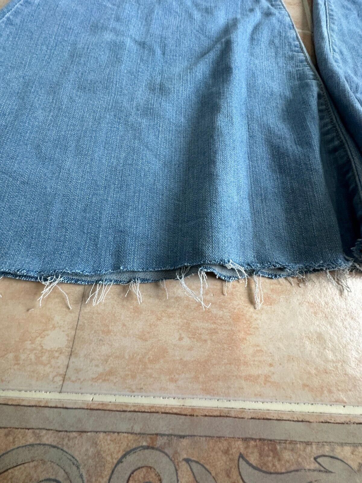 Designer Judy blue los angeles Jeggings wide bottom distressed 11/30 Size 30" / US 8 / IT 44 - 6 Thumbnail