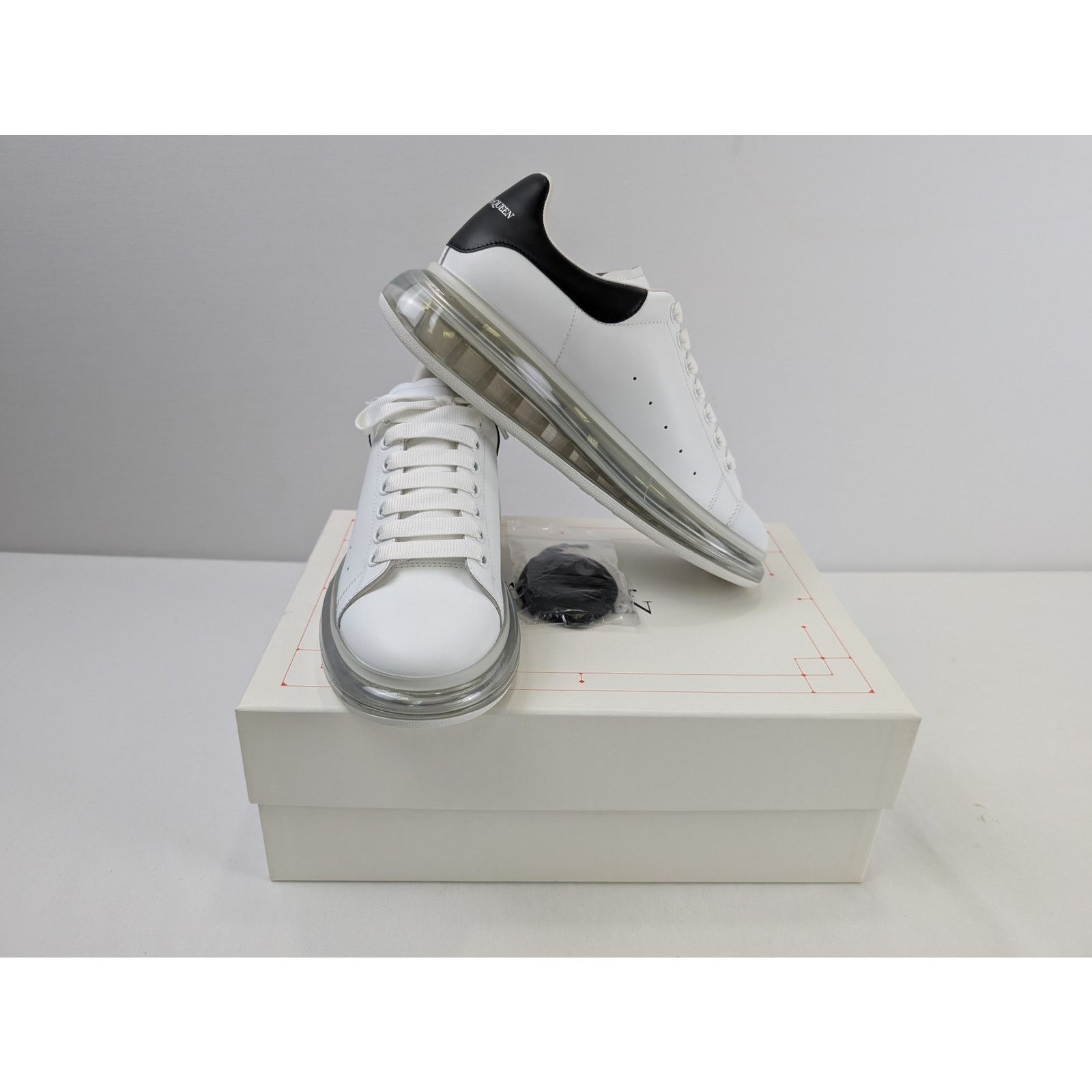 Alexander McQueen o1rshd1 Larry Sneakers in White/Black 42.5 Size US 9.5 / EU 42-43 - 16 Thumbnail
