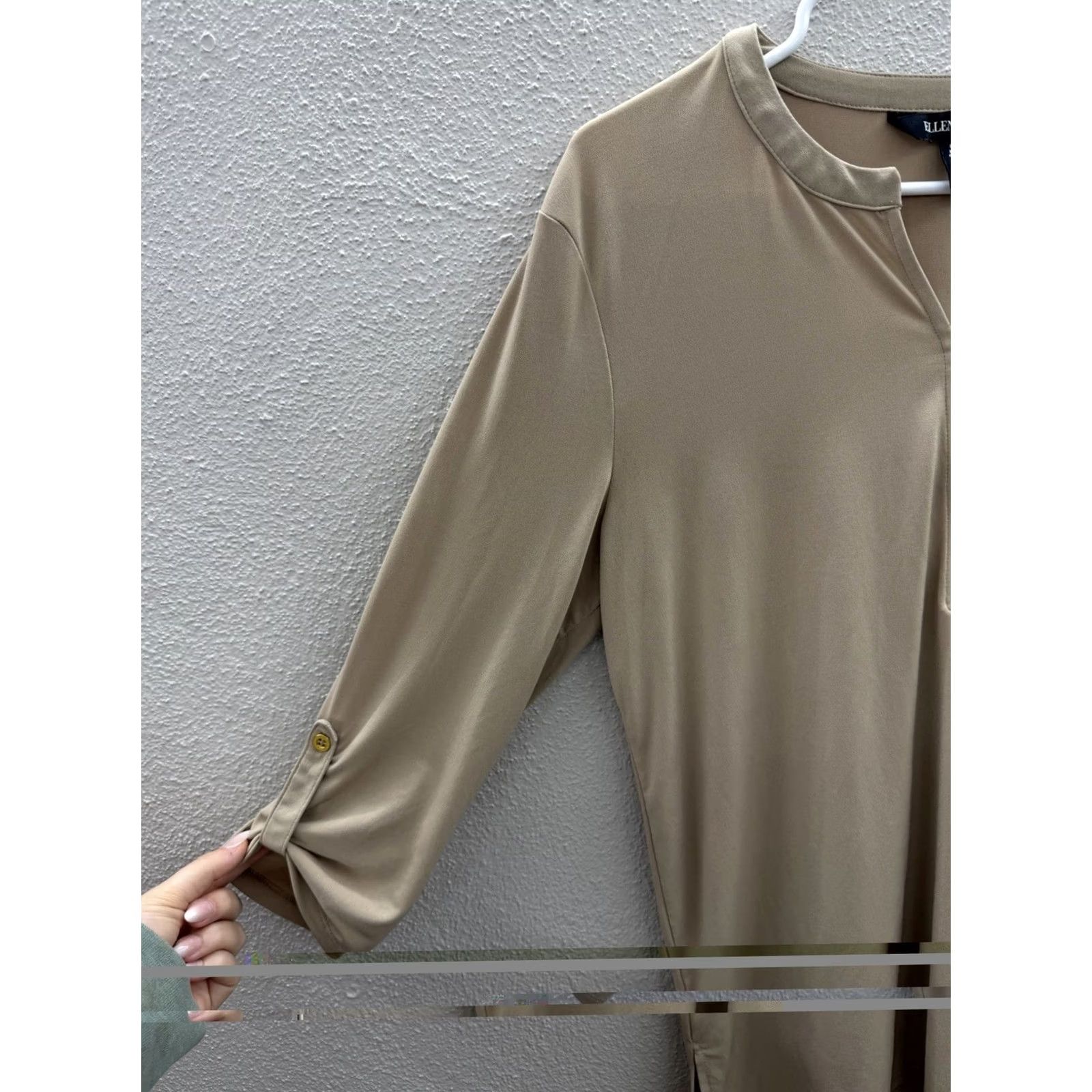 Ellen Tracy Ellen Tracy Blouse Womens Size Large Tan 3/4 Sleeve V-Neck Zipper Size L / US 10 / IT 46 - 2 Thumbnail