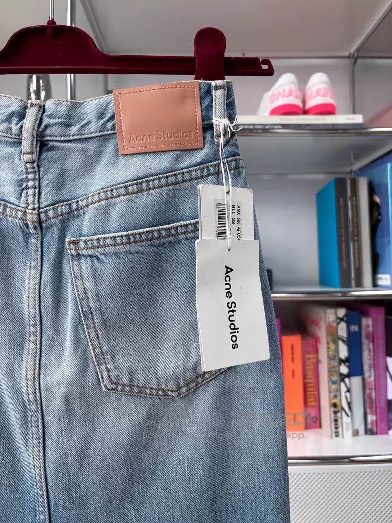 Acne Studios Acne Studios Wash blue leather label ripped denim half-ski Size 42" / US 20 - 1 Thumbnail