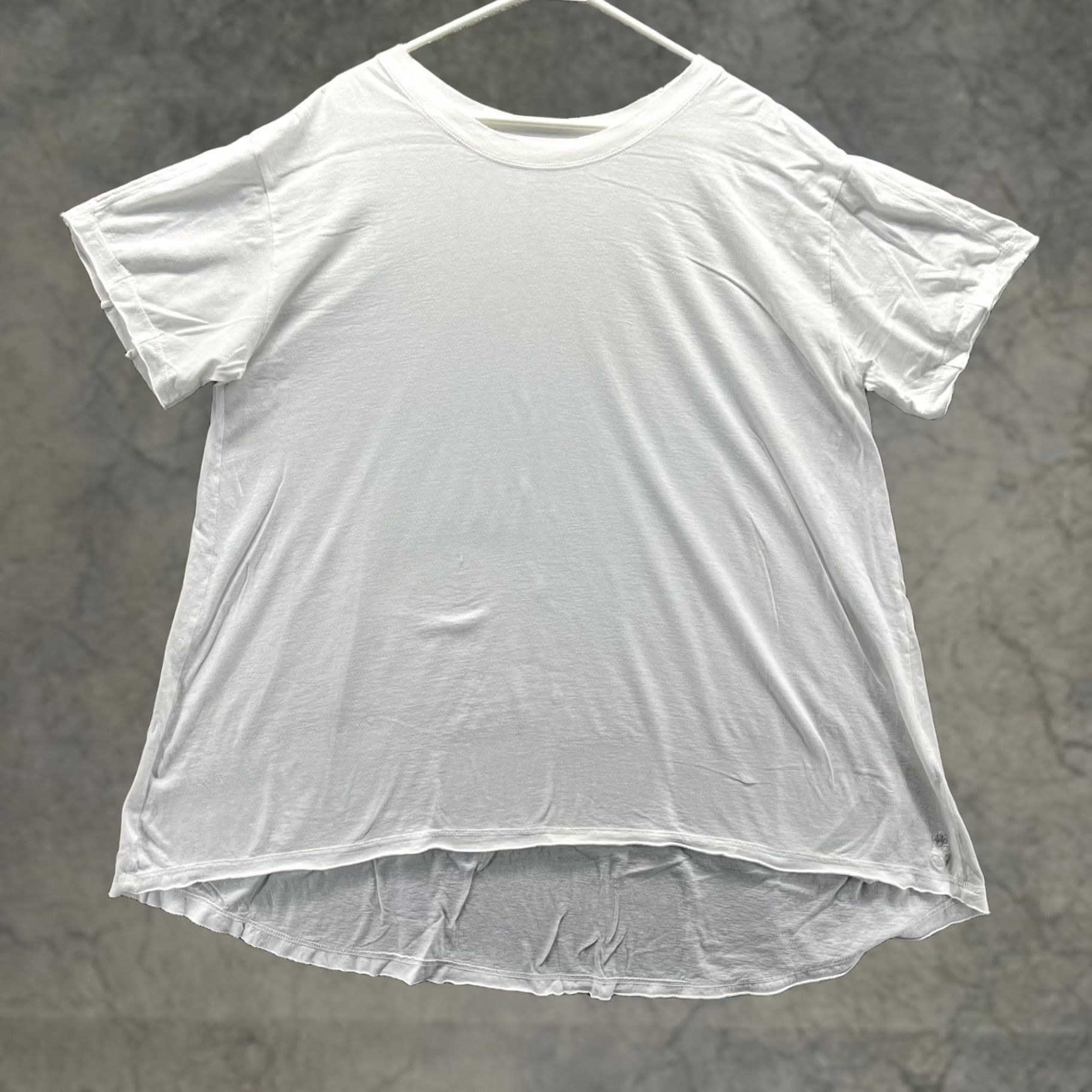 Free People Free People Movement Shirt Womens Medium White High Low Hem Relaxed Top Shirt Size M / US 6-8 / IT 42-44 - 1 Thumbnail