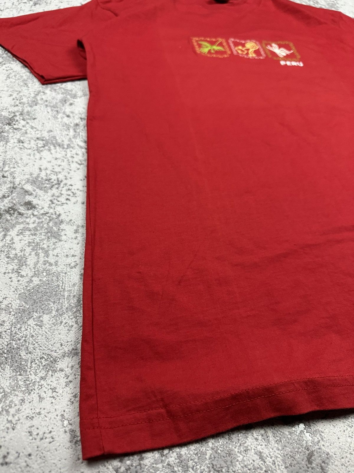 Vintage Peru Embroidered Red Tee Nazca Lines Graphics Size US L / EU 52-54 / 3 - 3 Thumbnail