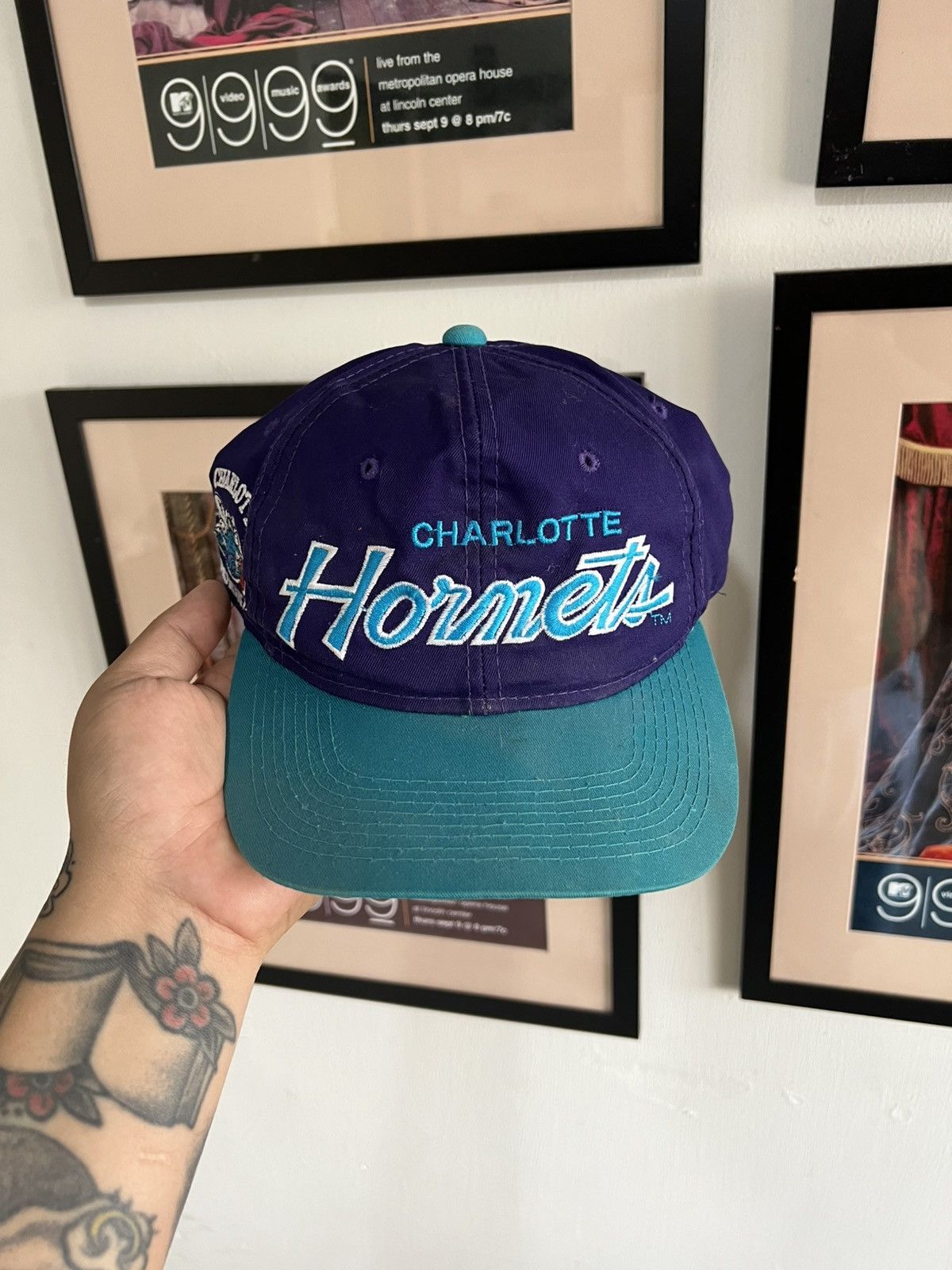 Sports Specialties × Vintage Vintage Hornets sport specialties script Size ONE SIZE - 1 Thumbnail