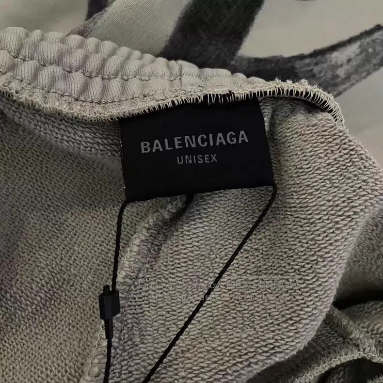 Balenciaga Balenciaga size XS Worn-out wide-leg cargo pants with drago Size US 27 - 3 Thumbnail