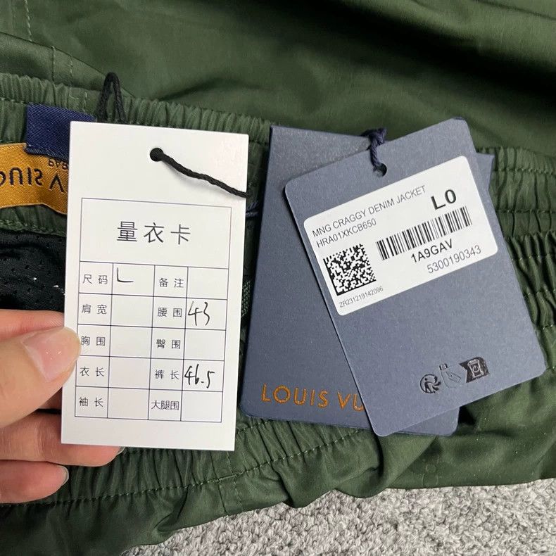 Louis Vuitton Louis Vuitton size l Green Embossed Solid Loose Straight Le Size US 28 / EU 44 - 3 Thumbnail