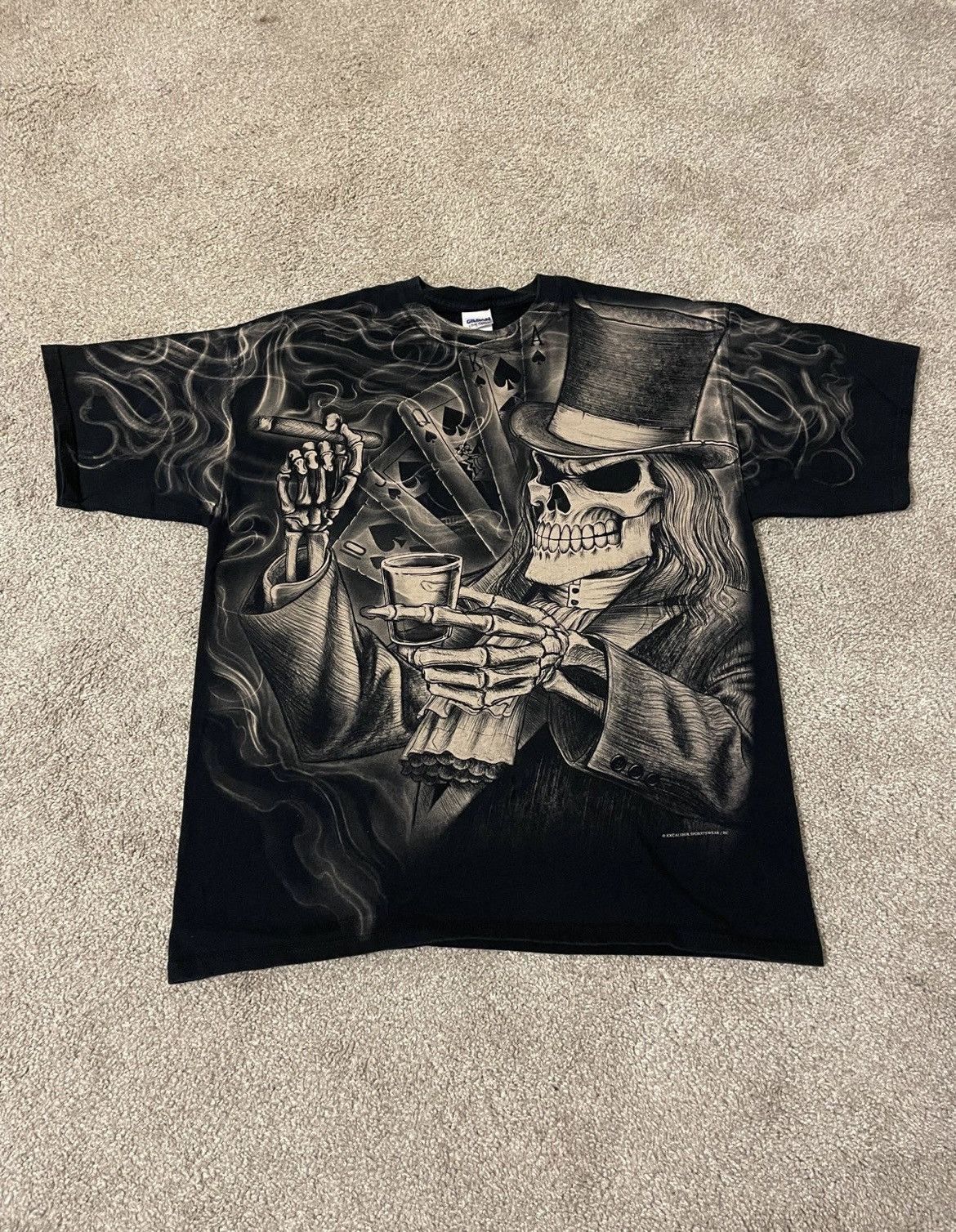 Gildan Vintage Y2k Big Print Smoking Skeleton Skull Shirt Size XL Size US XL / EU 56 / 4 - 1 Thumbnail