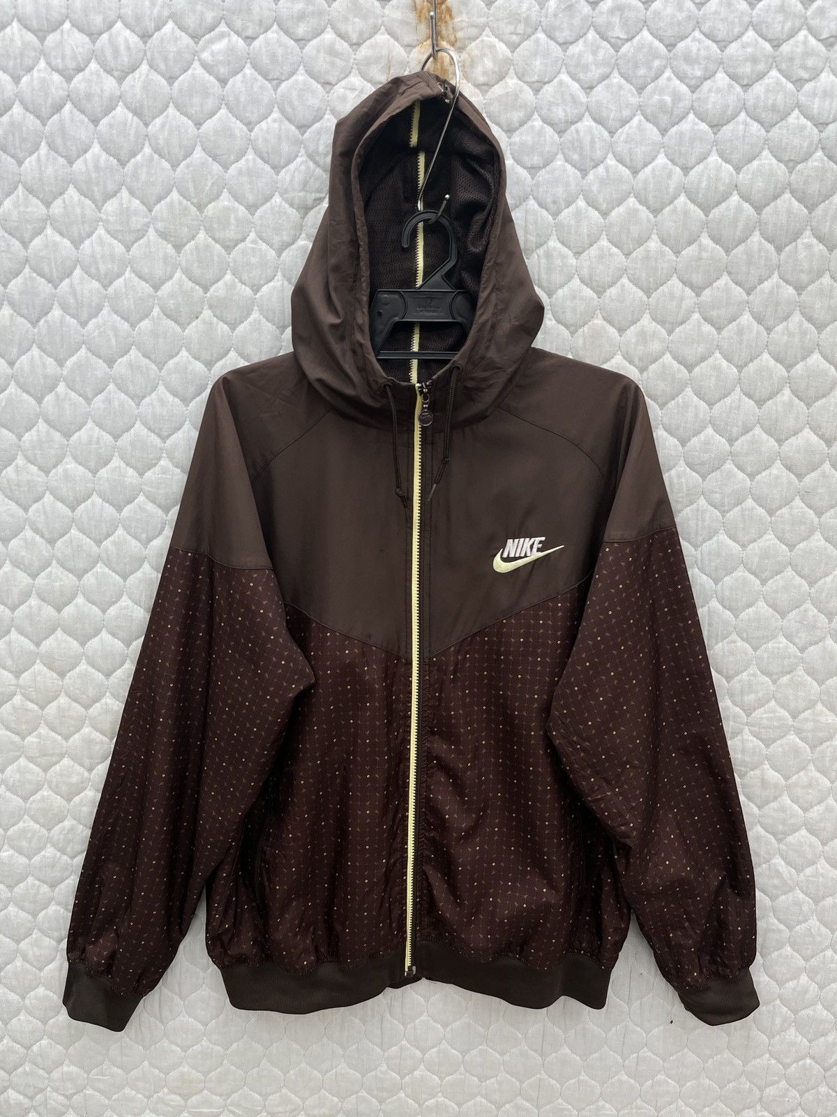 image of Steals Nike Hoodie Sweater in Brown, Men's (Size Large)