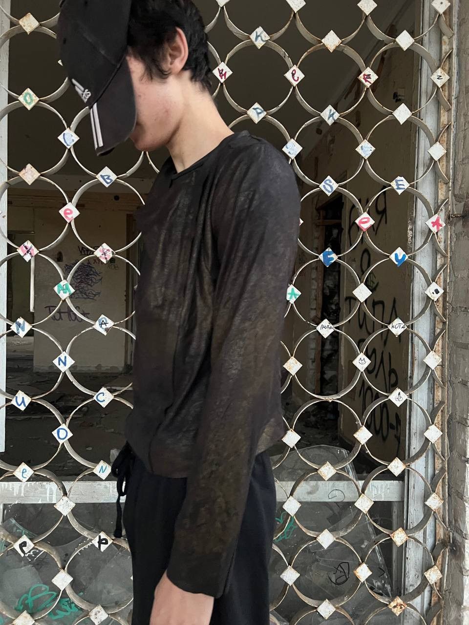 Vintage Vintage Y2K Dark Good Skin Asymmetrical Owens Style Hoodie Size US S / EU 44-46 / 1 - 3 Thumbnail