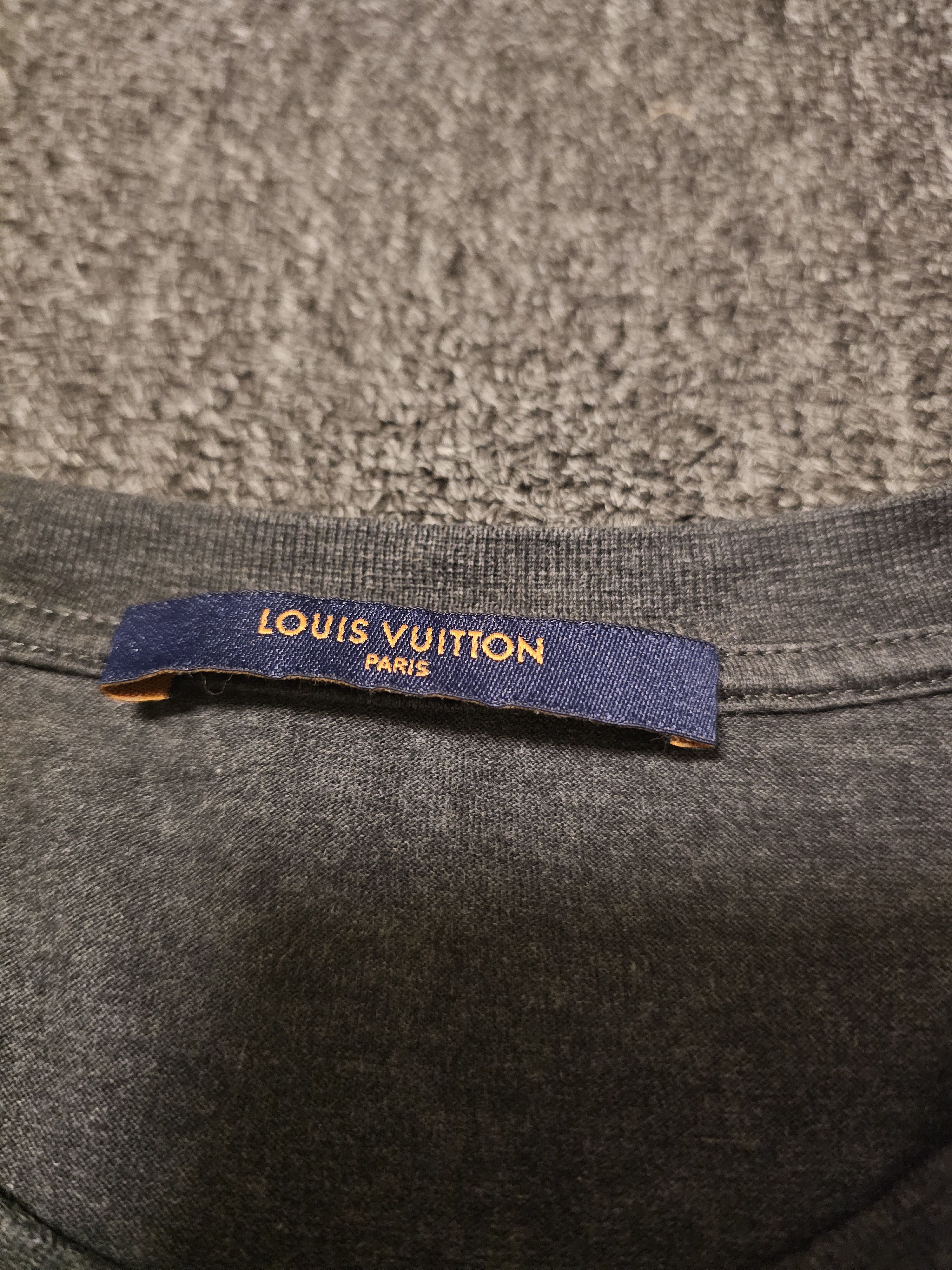 Louis Vuitton Louis Vuitton Men's Dark Gray T-Shirt Size L Size US L / EU 52-54 / 3 - 3 Thumbnail