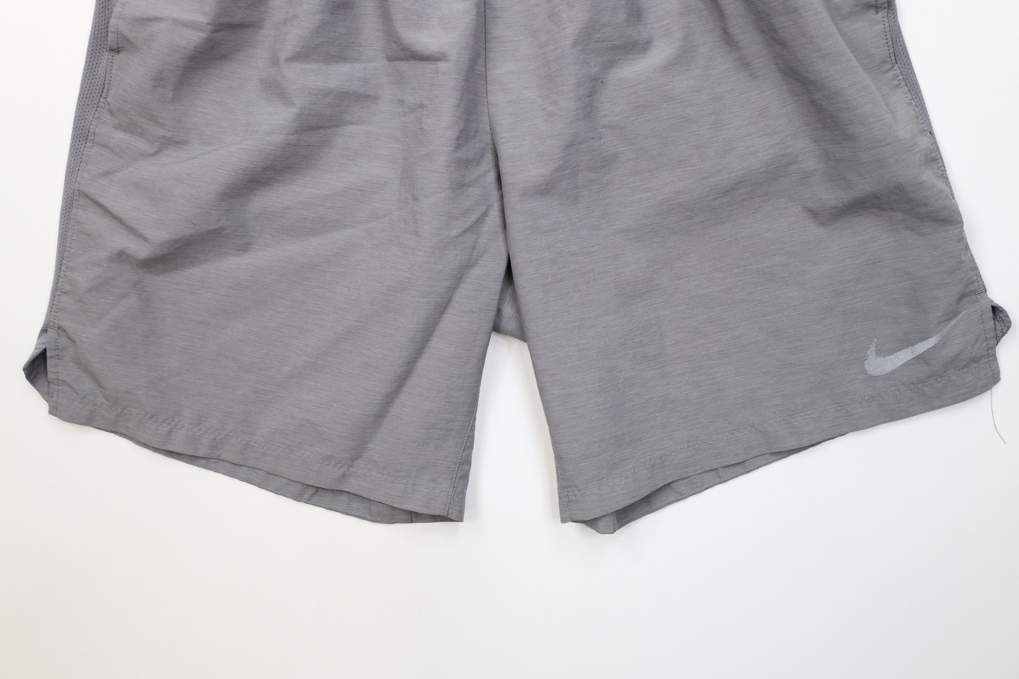 Nike Vintage Y2K Nike Reflective Swoosh Above Knee Shorts Gray Size US 34 / EU 50 - 4 Thumbnail