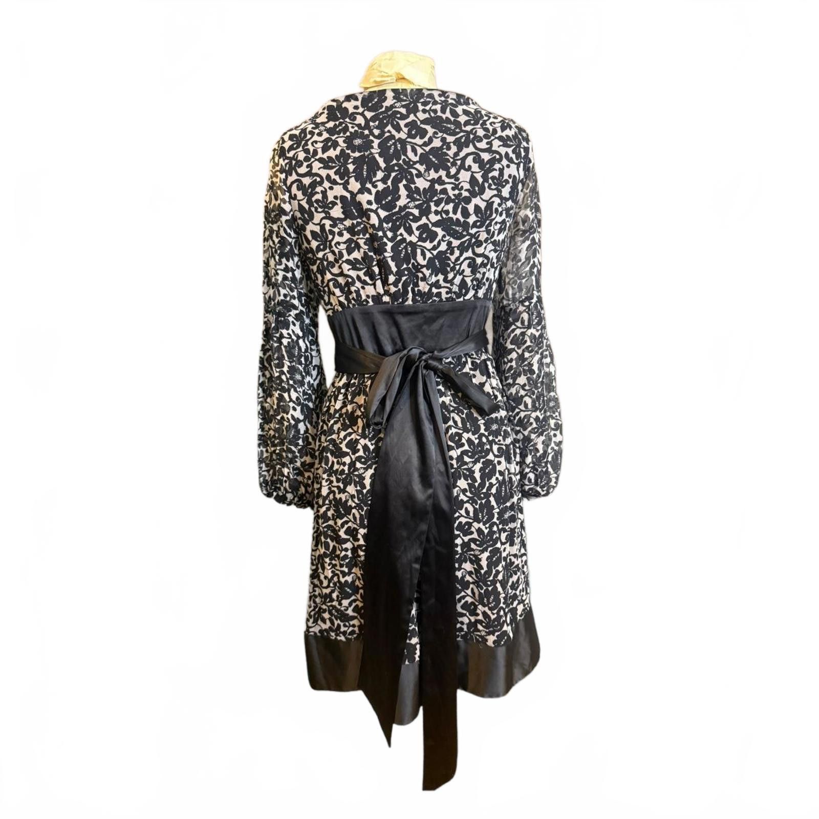 Diane von Furstenberg Diane von Furstenberg Black and White Floral Wrap Dress Size M / US 6-8 / IT 42-44 - 2 Thumbnail