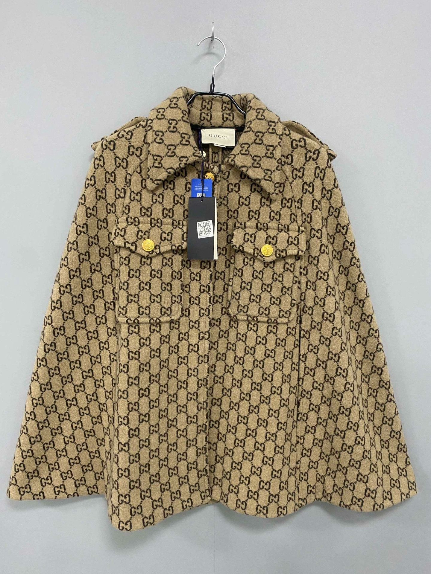 Gucci Gucci Gold Jacket M Women Size M / US 6-8 / IT 42-44 - 1 Thumbnail