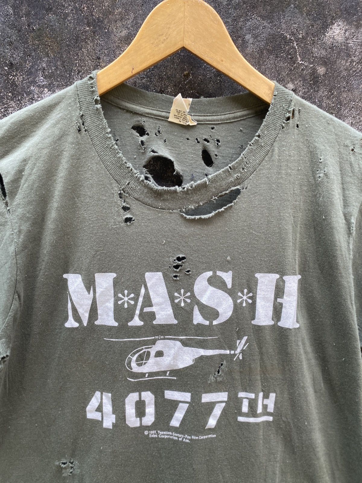 Vintage Vintage 80’s MASH Thrashed Faded Single Stich ERD Grunge Tee Size US L / EU 52-54 / 3 - 2 Thumbnail