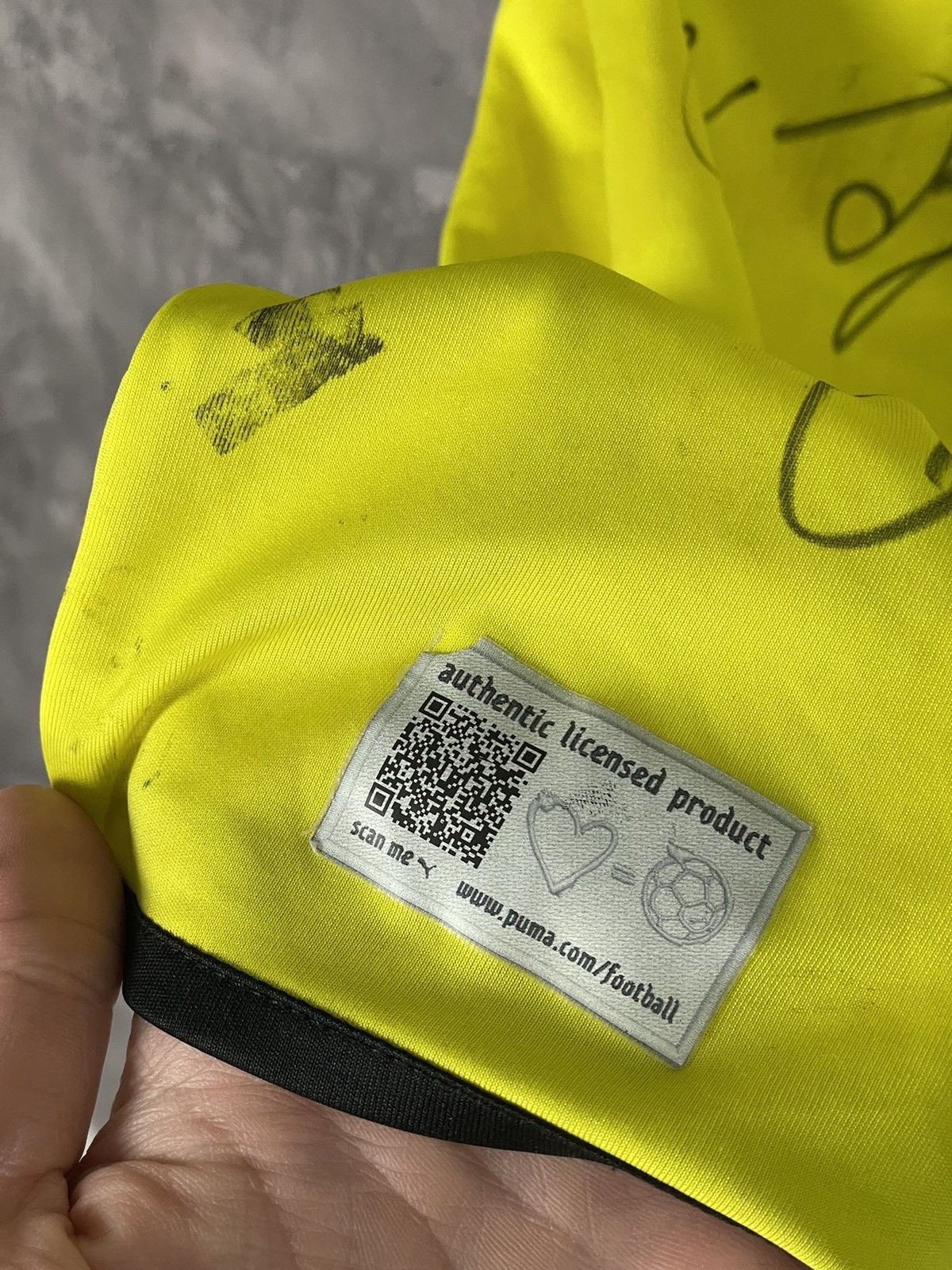 Puma Football Soccer BORUSSIA DORTMUND Rare Home Jersey Size US M / EU 48-50 / 2 - 9 Thumbnail
