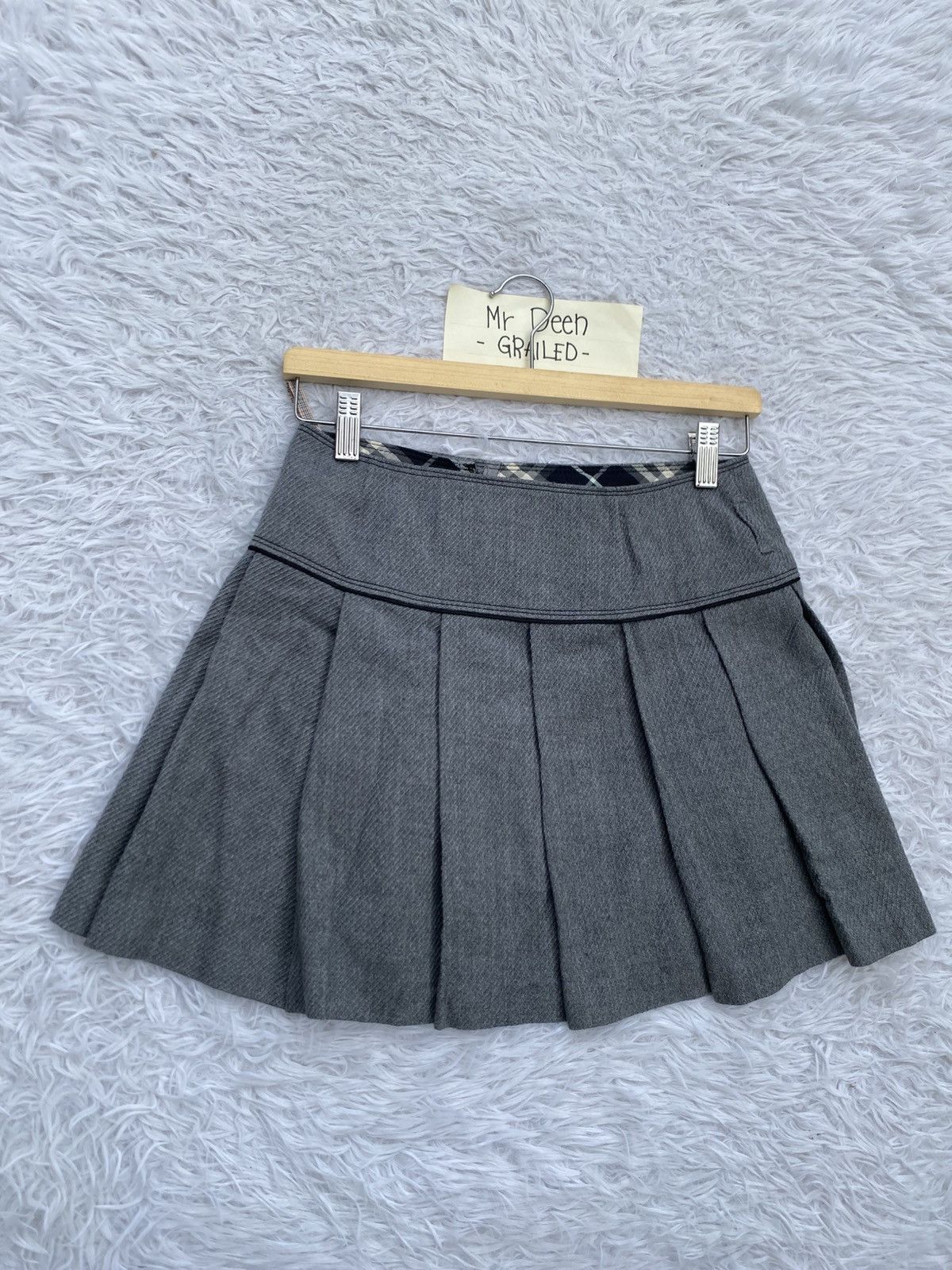 Burberry Rare Vintage Burberry Pleats Mini Skirt Size 27" / US 4 / IT 40 - 15 Thumbnail