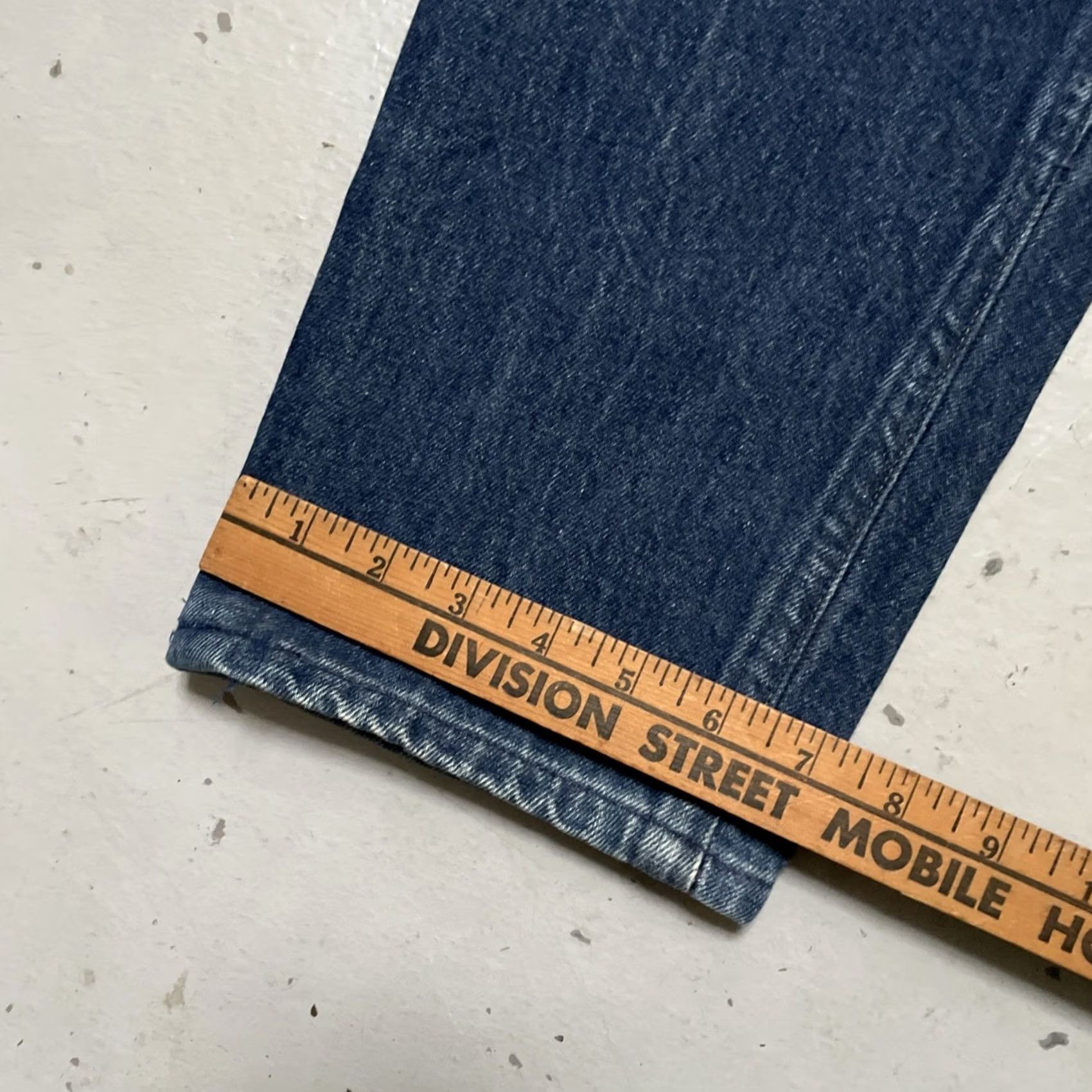 Levi's VINTAGE Levi’s 501 Jeans Denim Medium Blue 34x30 Made USA 90s 34x30 Mens Leather? No. Size US 34 / EU 50 - 2 Thumbnail