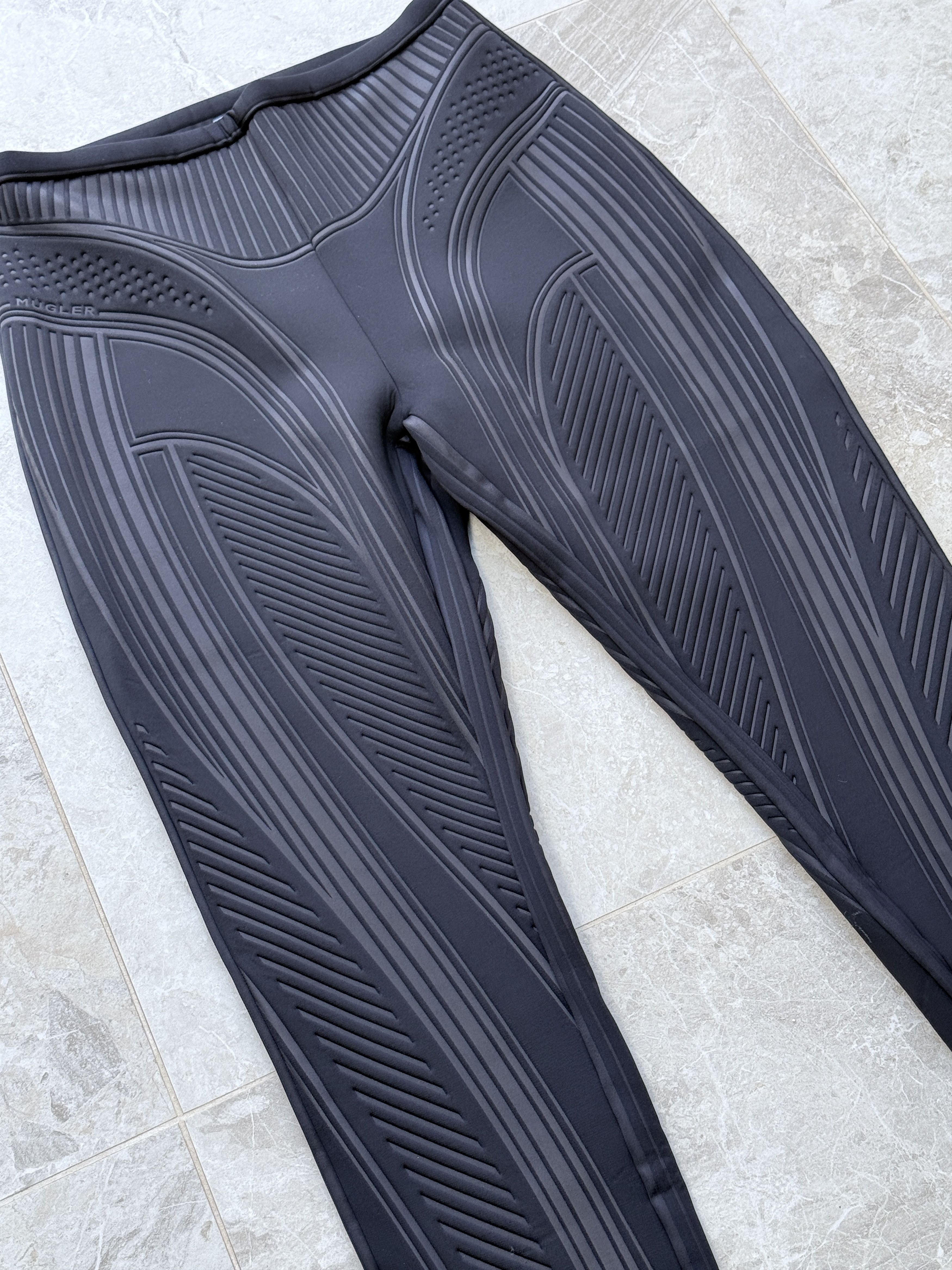 Mugler Scuba embossed leggings with stirrups Size 27" / US 4 / IT 40 - 4 Thumbnail