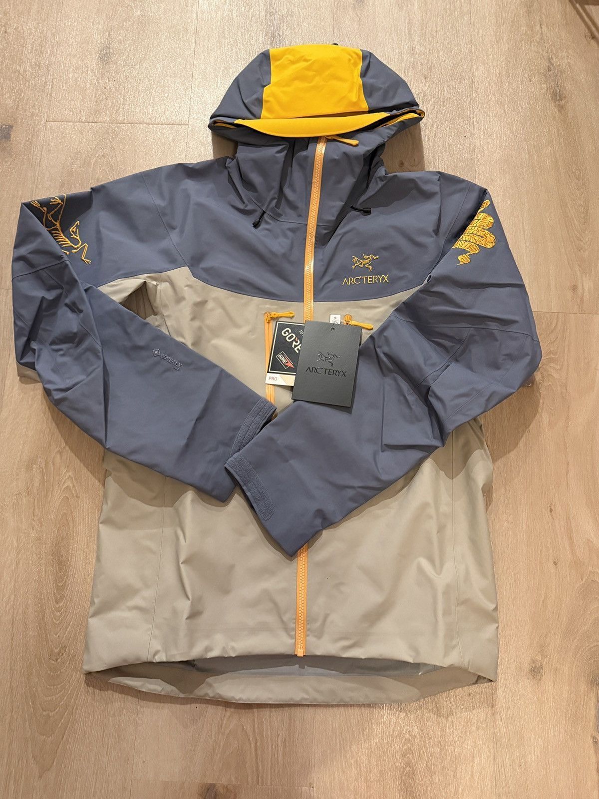 Arc'teryx Arc'teryx Alpha SV Jacket / 24K Black | Grailed
