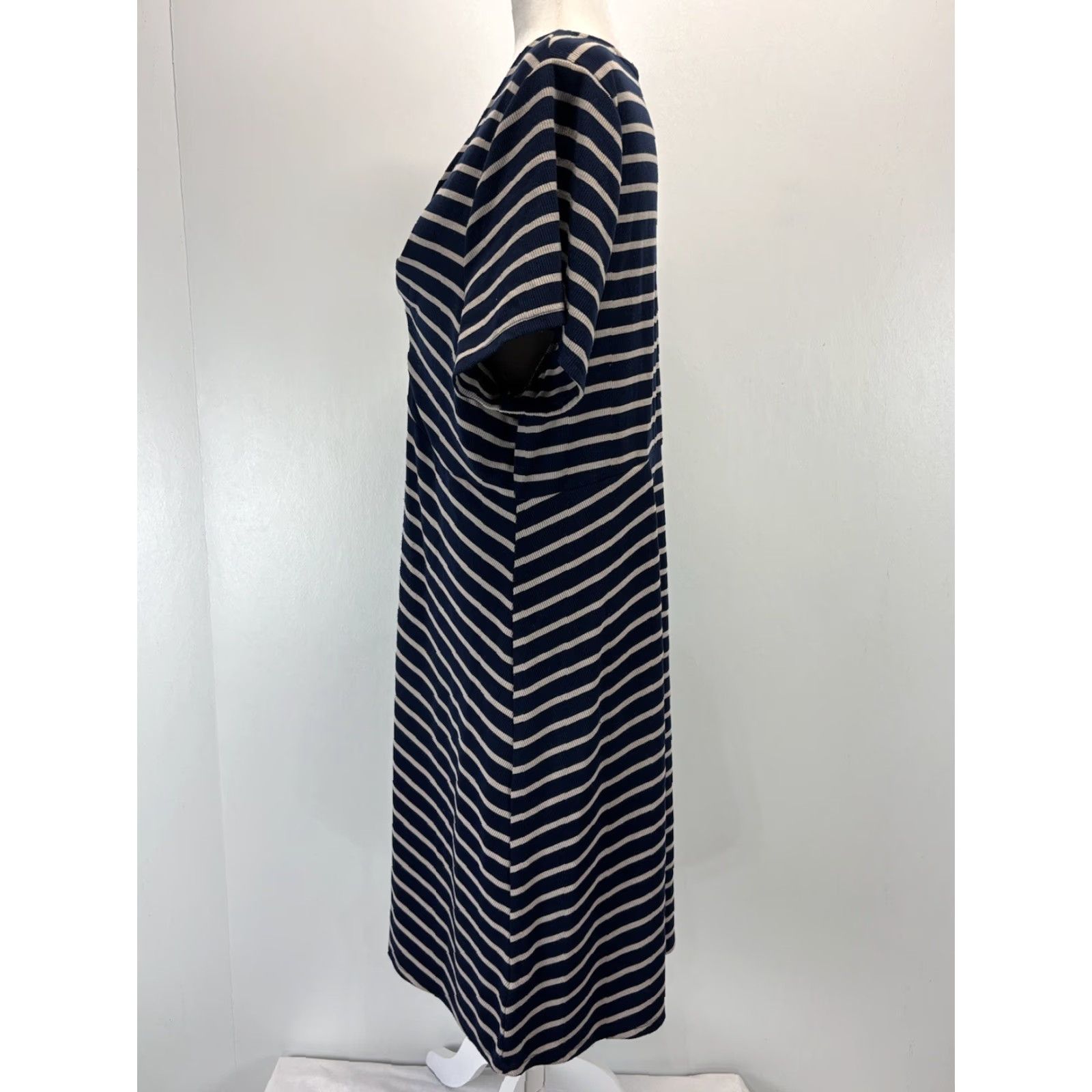 Torrid Torrid Twist Front Knit Skater Dress Sz 3X Plus Navy Taupe Striped Short Sleeve V-Neck Empire Waist Womens Size XXL / US 16-18 / IT 52-54 - 2 Thumbnail