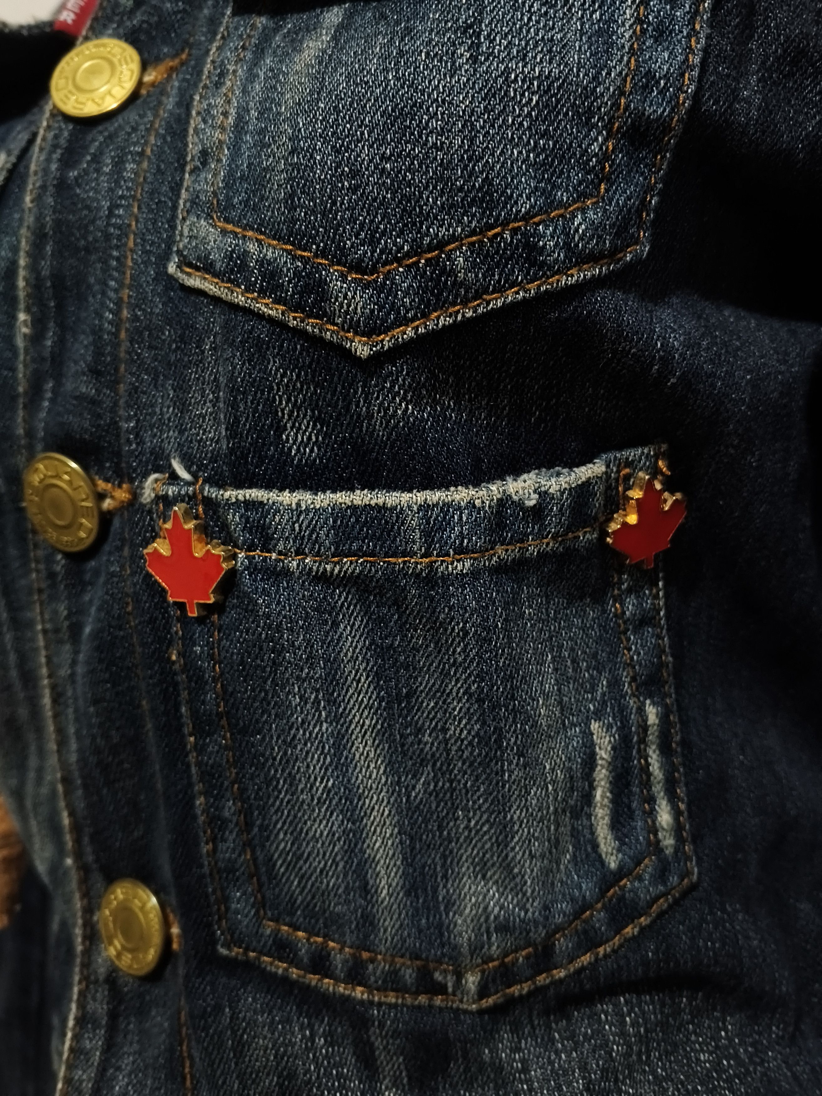 Dsquared2 Y2K DSQUARED2 Canadian Patch Distressed Denim Trucker Jacket Size XS / US 0-2 / IT 36-38 - 8 Thumbnail