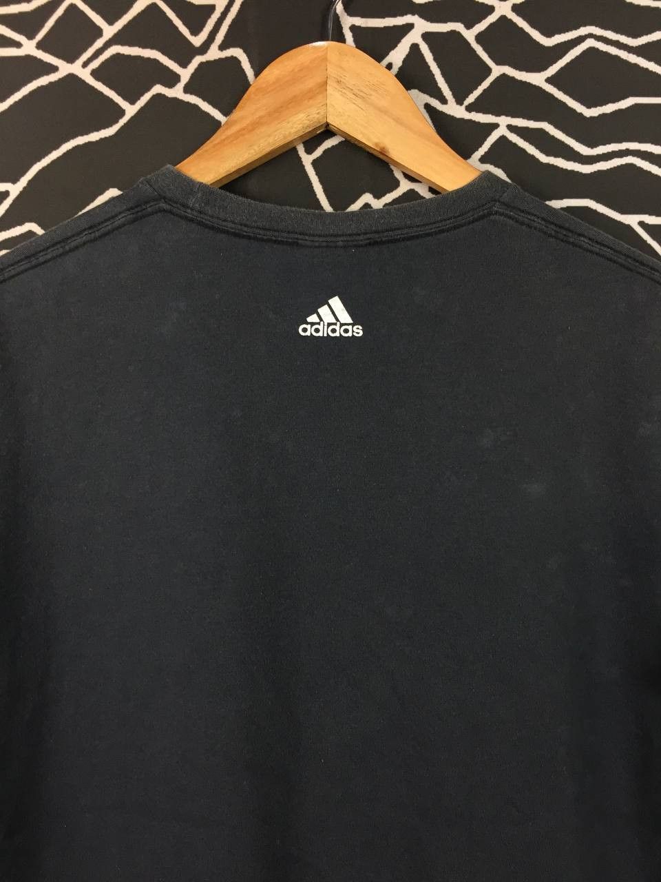 Adidas Adidas Impossible is Nothing Distressed Black Sportswear Tee Size US M / EU 48-50 / 2 - 11 Thumbnail