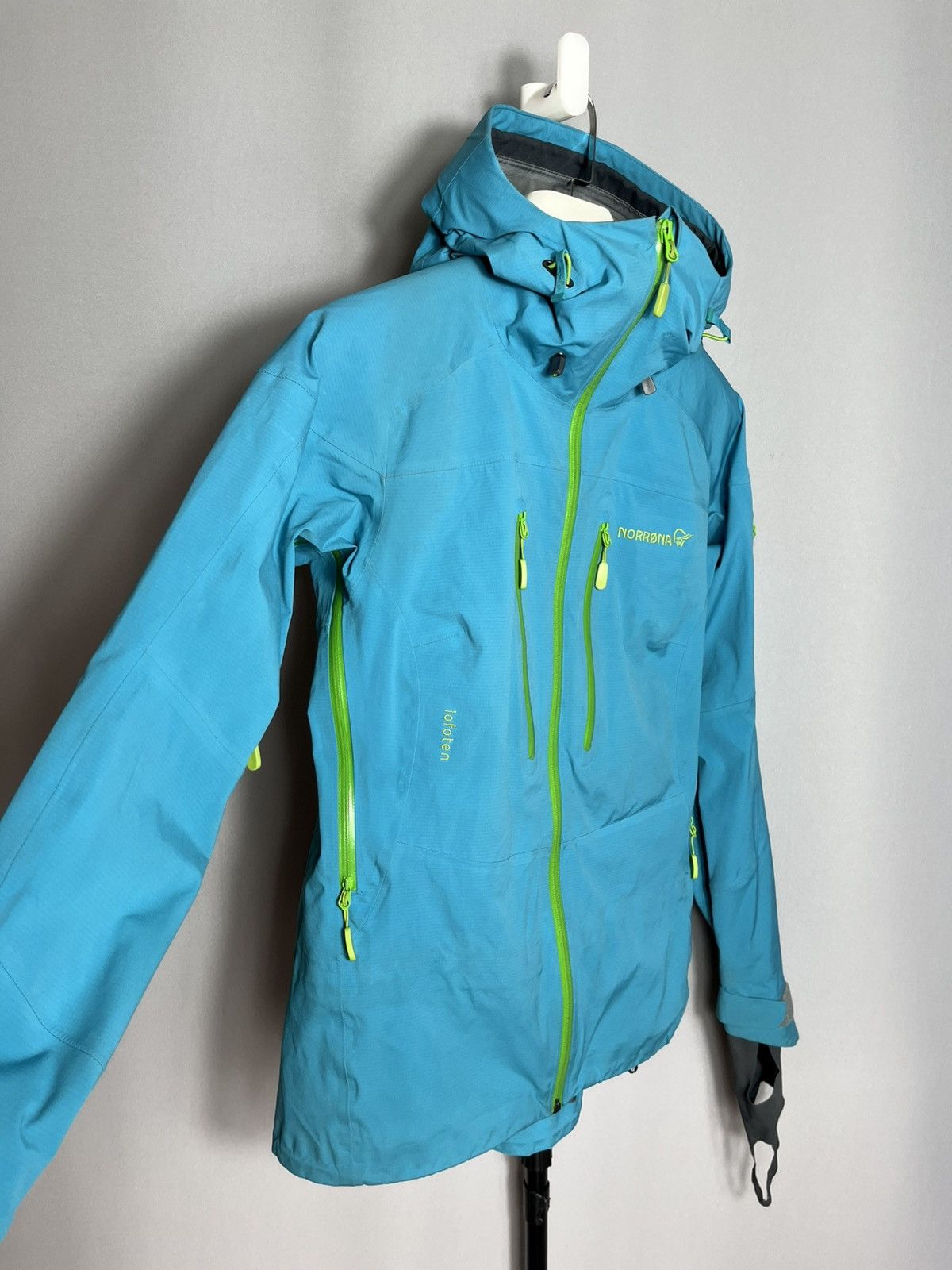 Norrona Norrøna Lofoten Gore-Tex Pro Womans Jacket iceberg blue Rain Size S / US 4 / IT 40 - 6 Thumbnail