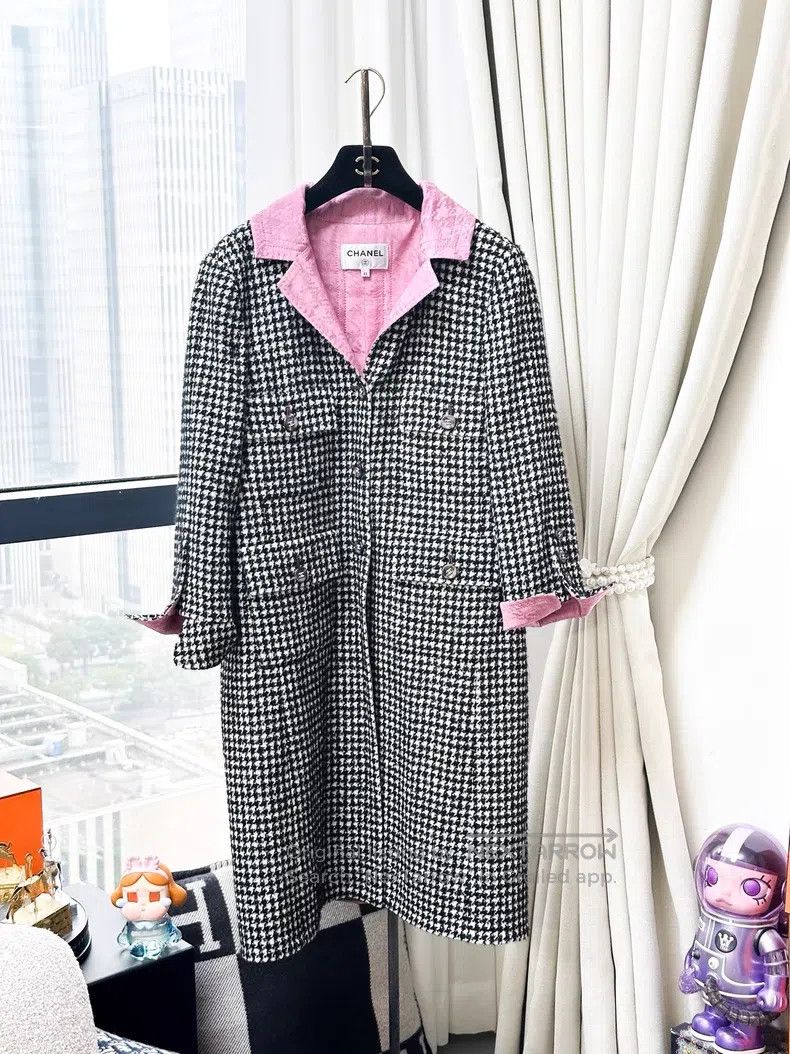 Chanel Chanel 24A Handicraft Workshop Series Black and White Colo Size M / US 6-8 / IT 42-44 - 1 Thumbnail
