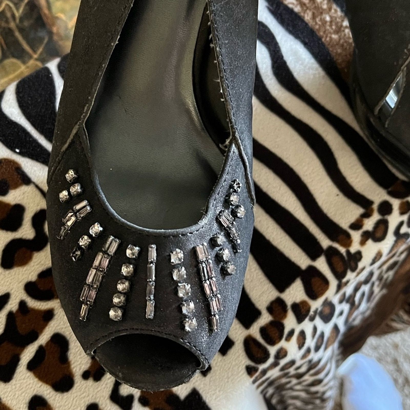 Vera Wang Simply Vera Wang platform sling back beaded heels size 7.5 Size US 7.5 / IT 37.5 - 2 Thumbnail