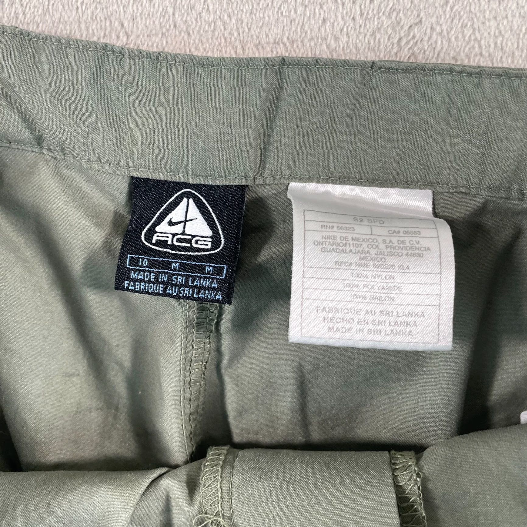 Nike ACG VINTAGE Nike ACG Cargo Convertible Pants Women M Military Green Paratrooper Straight Leg Size 32" / US 10 / IT 46 - 2 Thumbnail