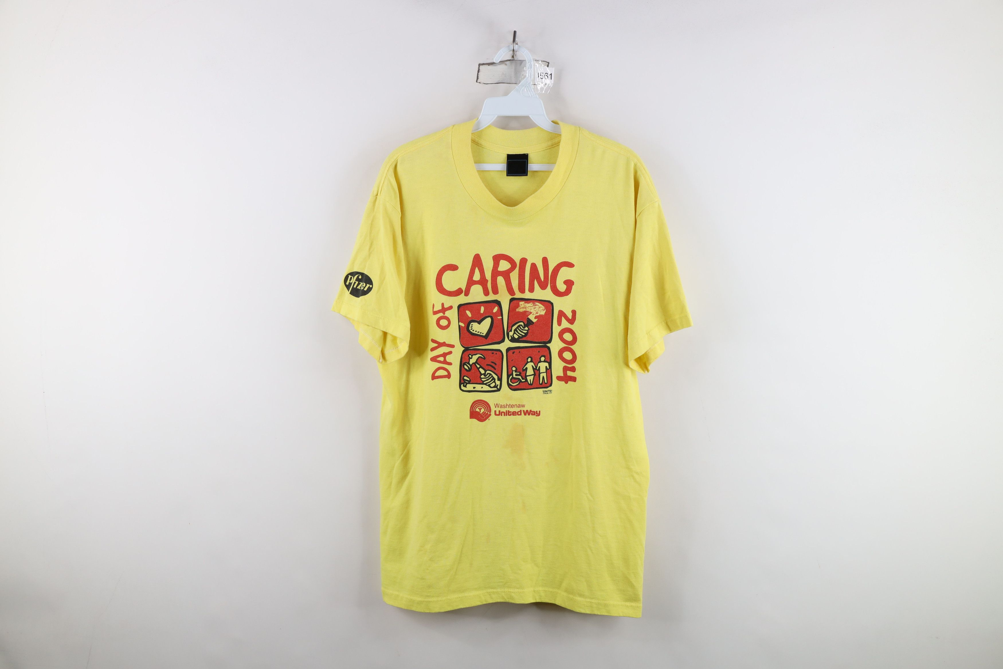 Vintage Vintage Y2K United Way Keith Haring Art T-Shirt Yellow USA Size US L / EU 52-54 / 3 - 1 Thumbnail