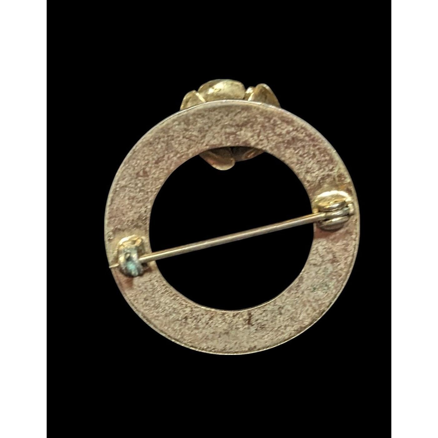 Other Vintage Floral Textured Open Circle Gold Tone Brooch With Fa Size ONE SIZE - 2 Thumbnail