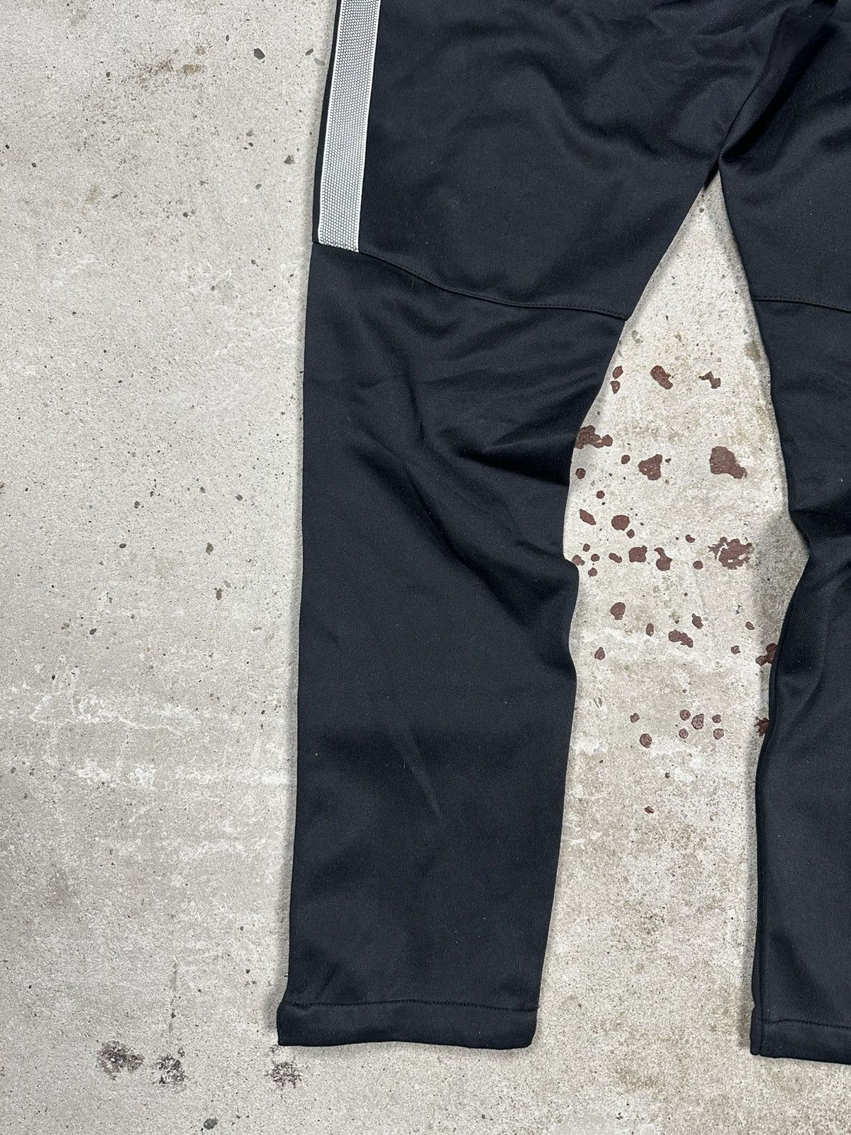 Nike × Vintage Vintage Nike Black Track Pants Swoosh Y2K Size US 30 / EU 46 - 9 Thumbnail