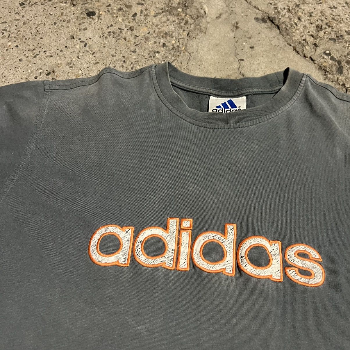 Adidas × Vintage Adidas t shirt vintage 90s Size US M / EU 48-50 / 2 - 5 Thumbnail