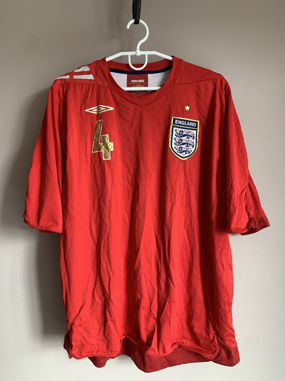 Umbro × Vintage England 2006 Away Football Shirt Umbro Vintage GERRARD #4 Size US XXL / EU 58 / 5 - 2 Thumbnail