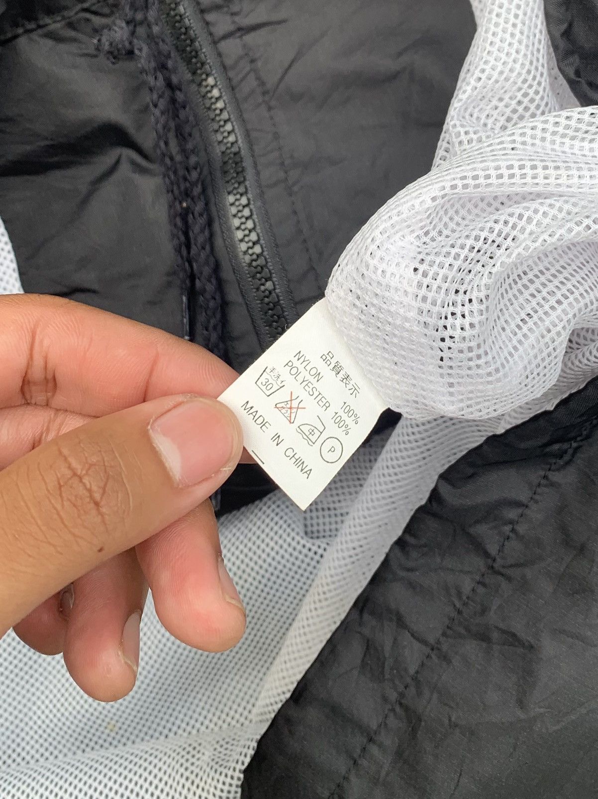 Karl Kani Vintage 90’s KARL KANI Sidetape Big Logo Windbreaker Jacket Size US L / EU 52-54 / 3 - 7 Thumbnail