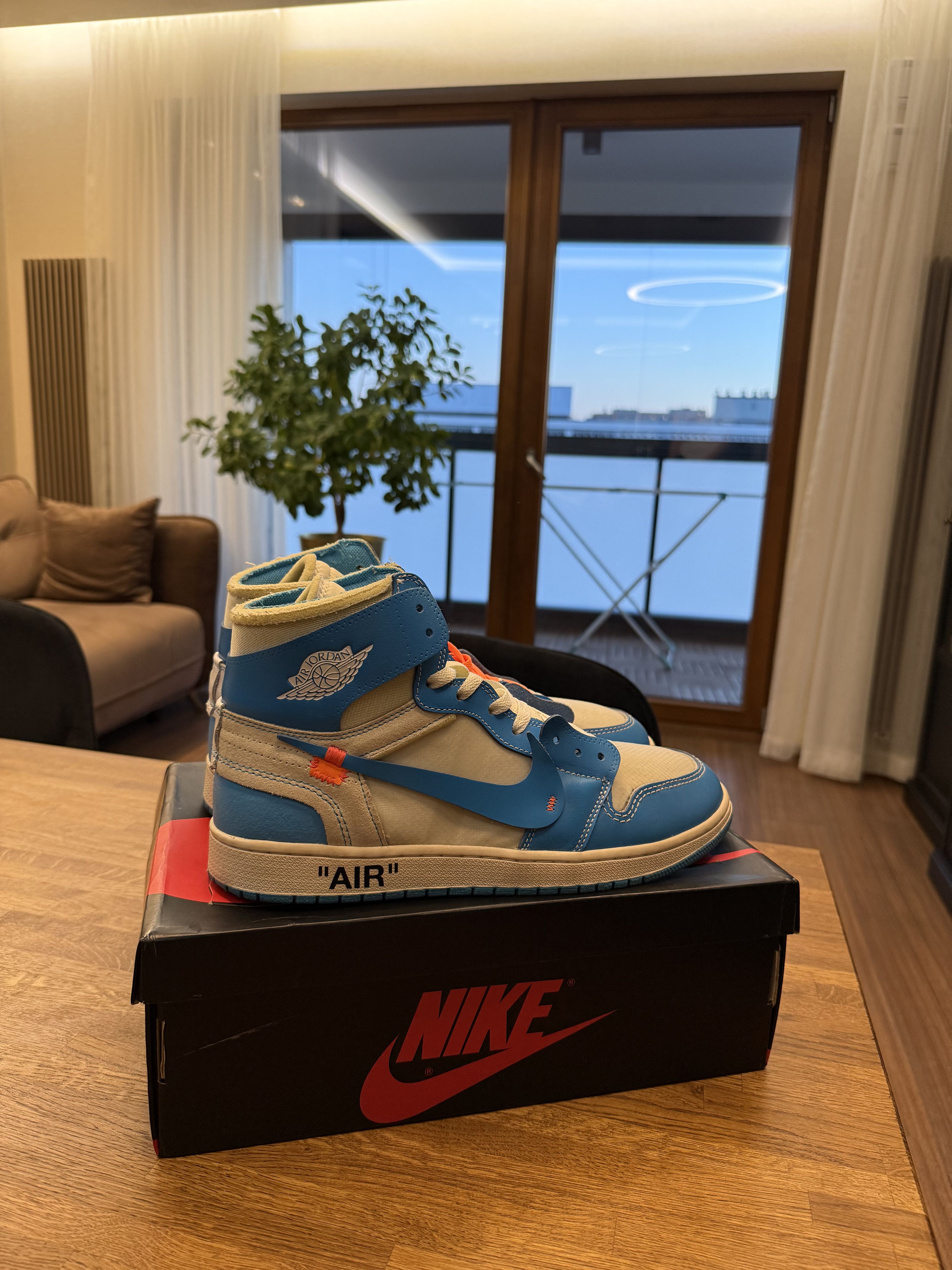Jordan Brand × Off-White Nike Air Jordan 1 High Off White Unc SIZE US 12 Size US 12 / EU 45 - 1 Thumbnail