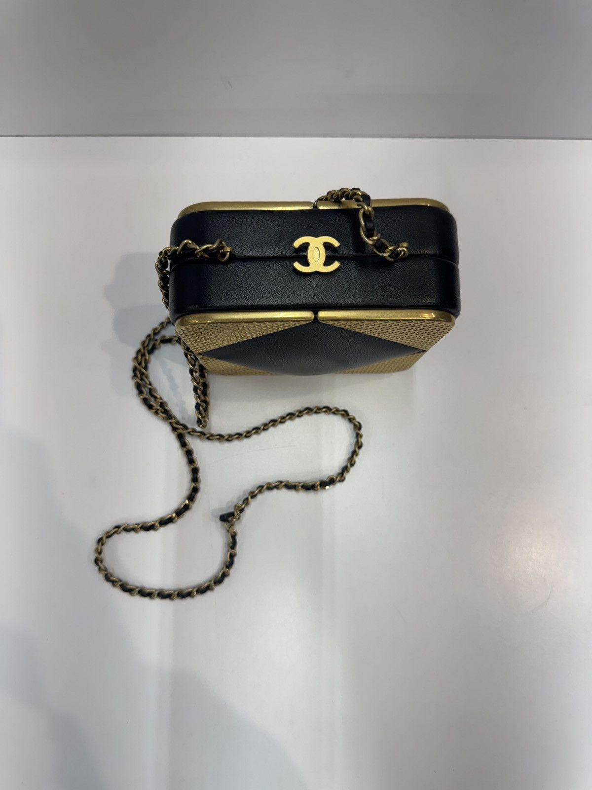 Chanel Chanel Black Lambskin Gold Metal Square CC Clutch Size ONE SIZE - 6 Thumbnail
