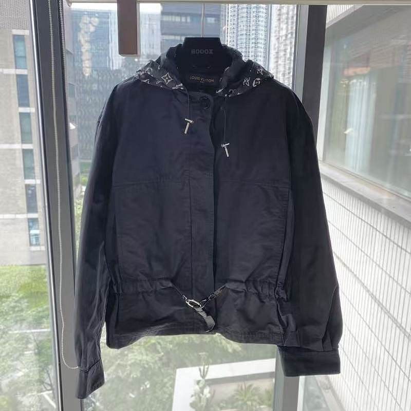 Louis Vuitton Louis Vuitton Monogram Hooded Jacket Size 42 Size M / US 6-8 / IT 42-44 - 1 Thumbnail