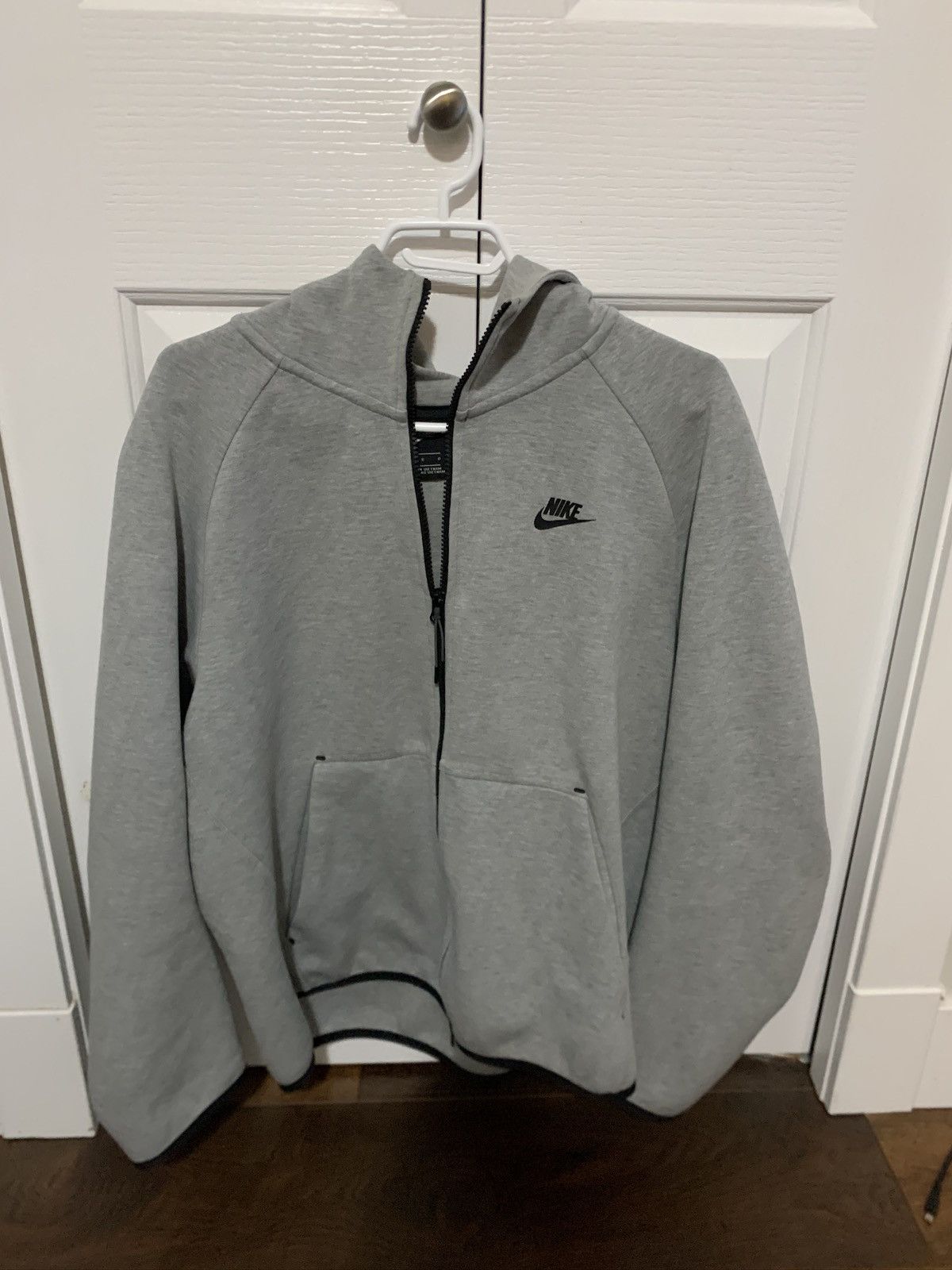 Nike Gray old season Nike tech fleece Size US L / EU 52-54 / 3 - 1 Thumbnail