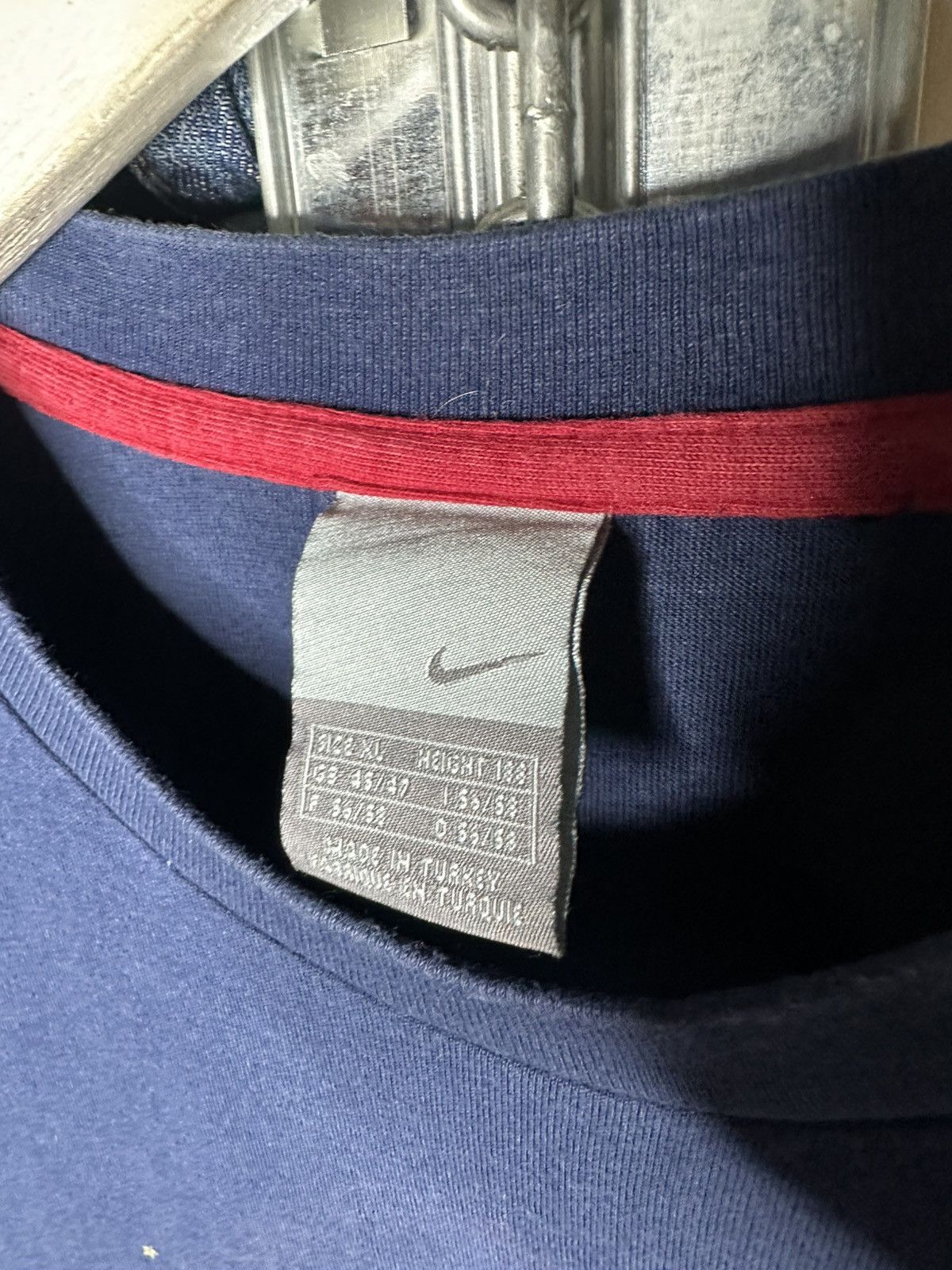 Nike Nike FC Barcelona FCB Crest T-Shirt XL Vintage Fan Tee 00s Size US XL / EU 56 / 4 - 4 Thumbnail