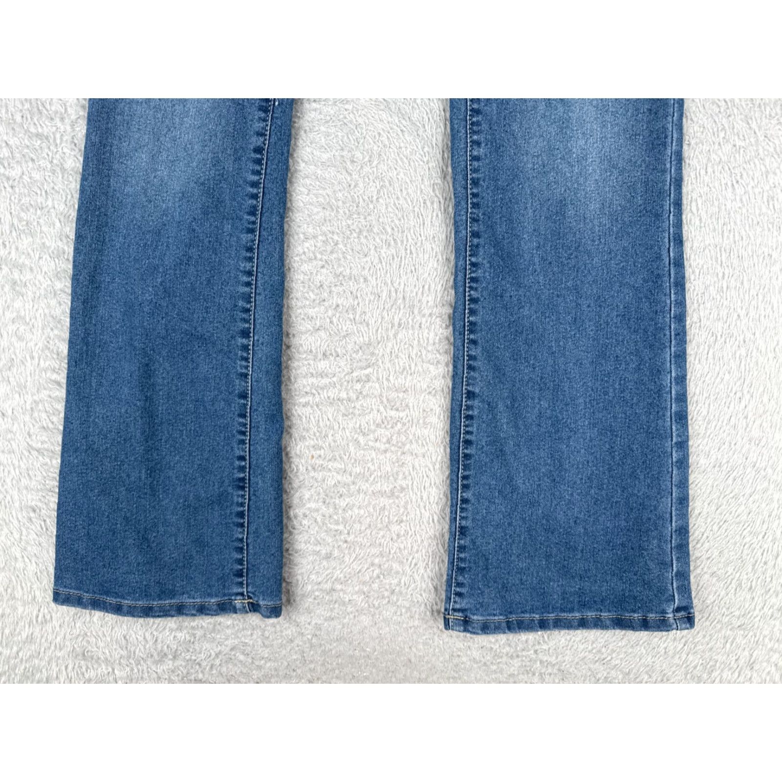 Vintage No Boundaries Jeans Women Flared Denim 30x30 Blue Mid Rise Cotton Blend Regular 5-Pocket Design Jeans Mens? Wait. Size 32" / US 10 / IT 46 - 2 Thumbnail