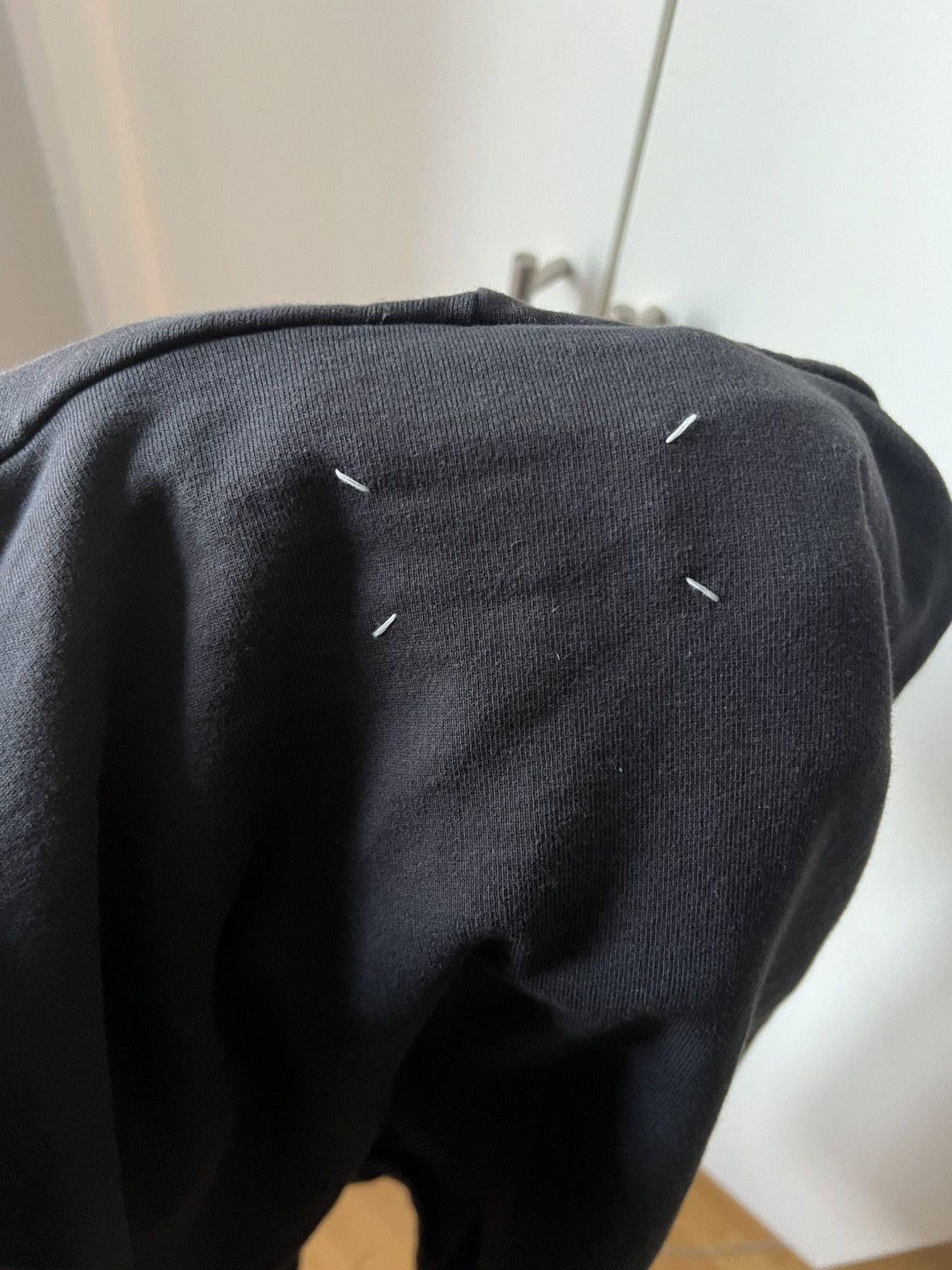 Maison Margiela Maison Margiela Upside Down Logo Hoodie sz XL BNWT Size US XL / EU 56 / 4 - 9 Thumbnail