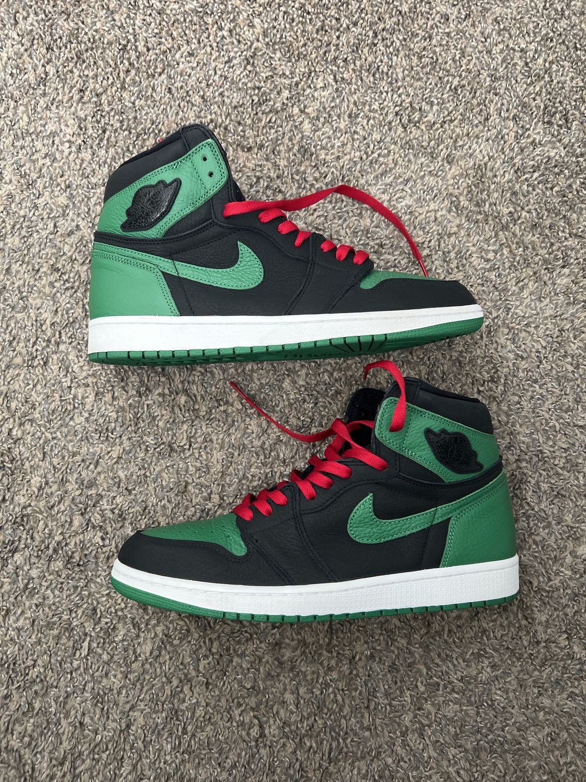 Jordan Brand × Nike Air Jordan 1 Pine Green Size US 12 / EU 45 - 1 Thumbnail