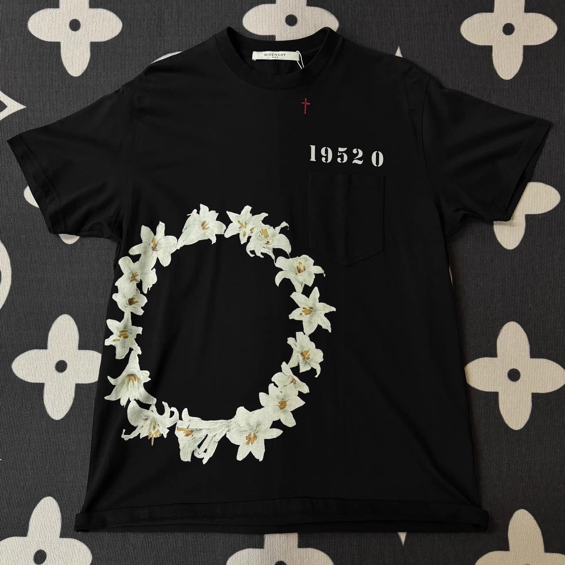 Givenchy GIVENCHY Lily Black Short Sleeve Q10 Size US XS / EU 42 / 0 - 1 Thumbnail