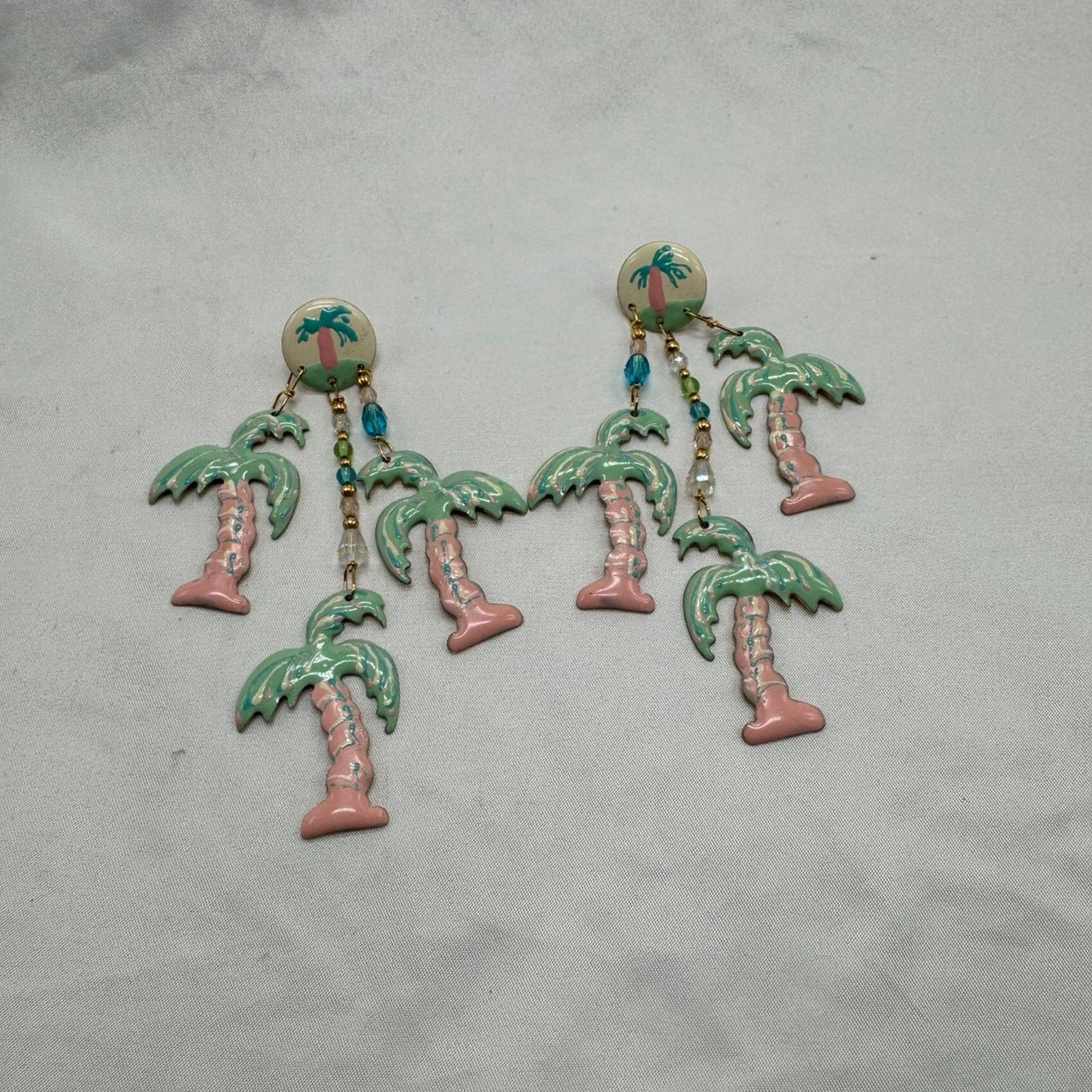 Other VTG Lunch at the Ritz enamel dangle earrings Size ONE SIZE - 1 Thumbnail