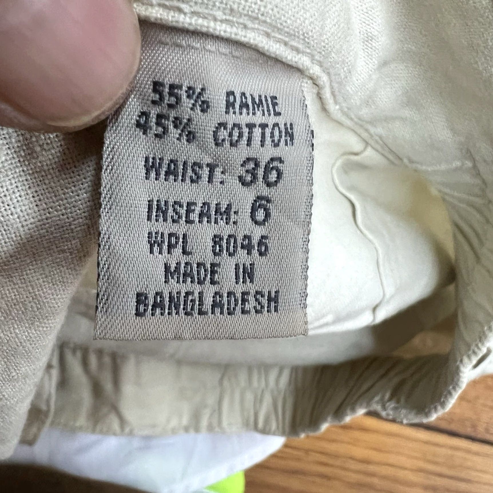 Vintage Savlle Row Casual Bermuda Shorts Mens Size 36 Beige 7-Inch Inseam Classic Fit Outdoor Travel Size US 36 / EU 52 - 7 Thumbnail