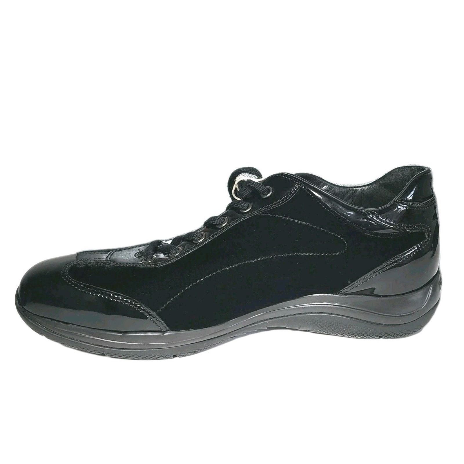 Prada Prada Sports Black Patent Leather And Velvet Top Size US9 Size US 9 / IT 39 - 9 Thumbnail