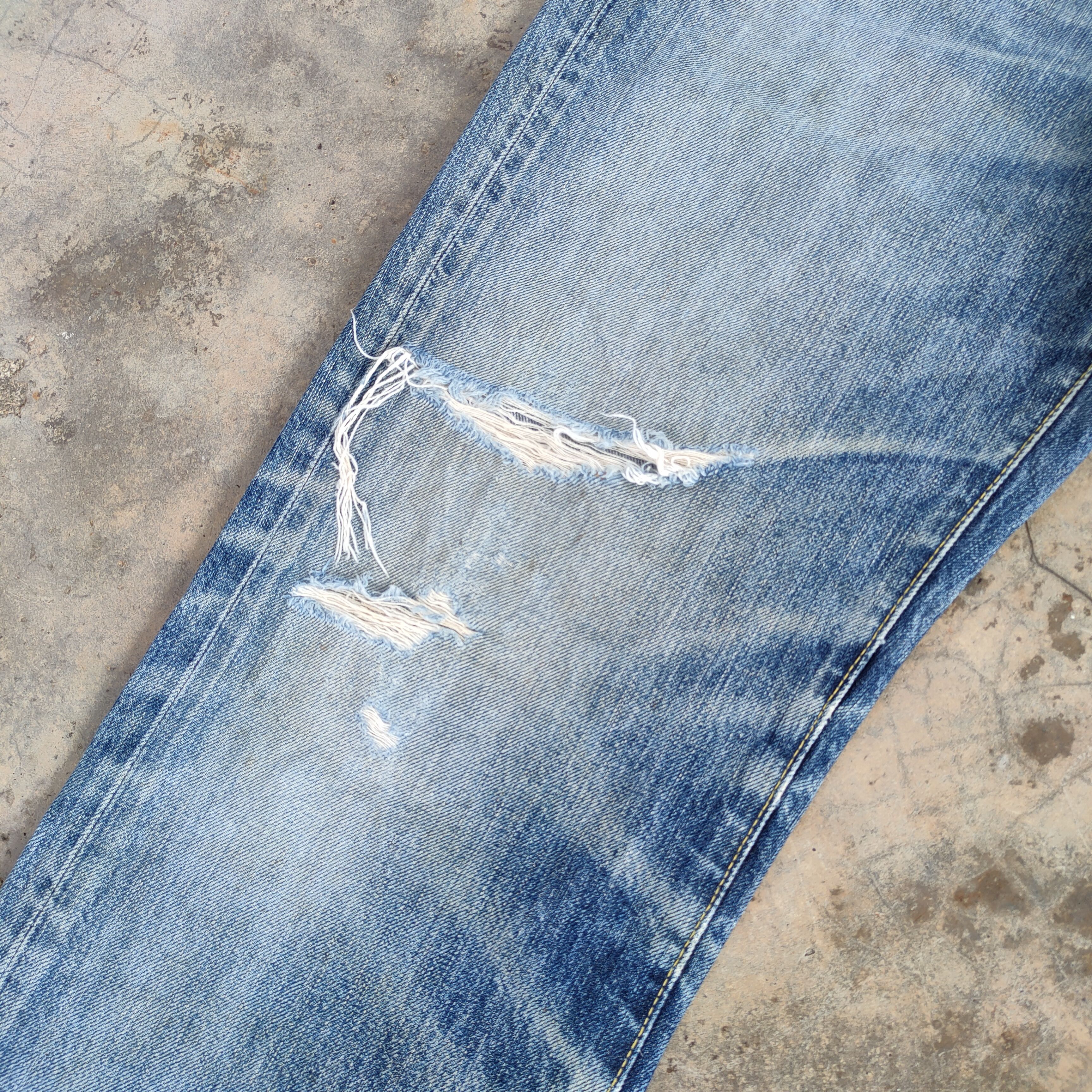 Japanese Brand Vintage japanese faded ripped jeans denim pants Size US 33 - 5 Thumbnail
