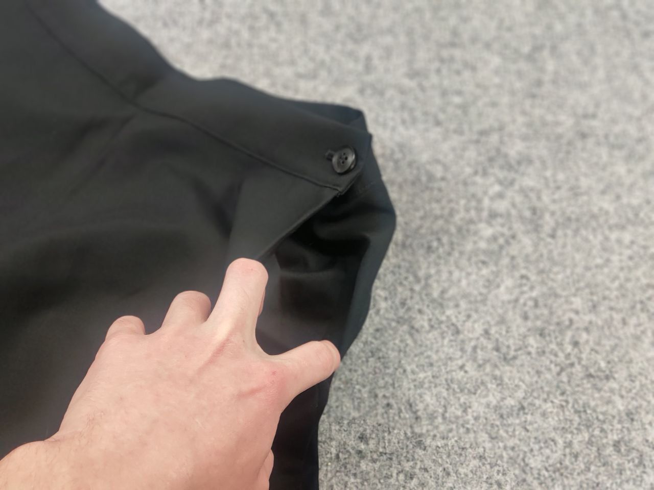 Yohji Yamamoto Yohji Yamamoto Y's Regulation Laine Wool Womens Tuck Shorts Size 30" / US 8 / IT 44 - 17 Thumbnail